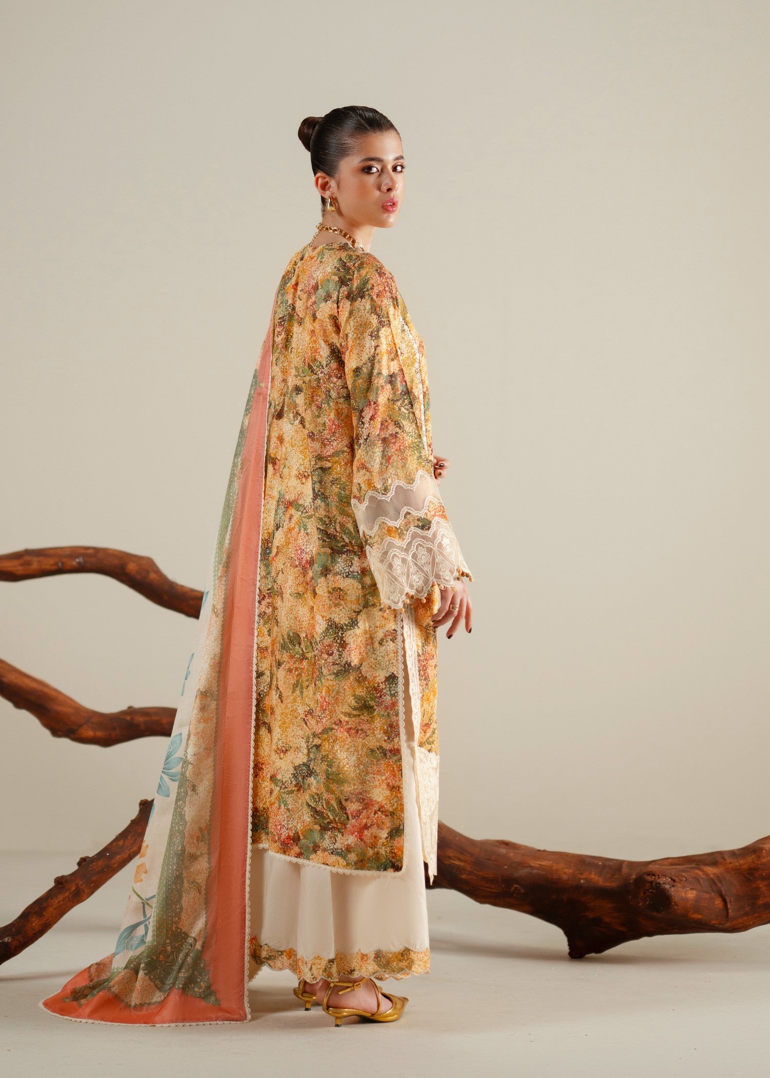 viscose Unstitched in Off-white, yellow