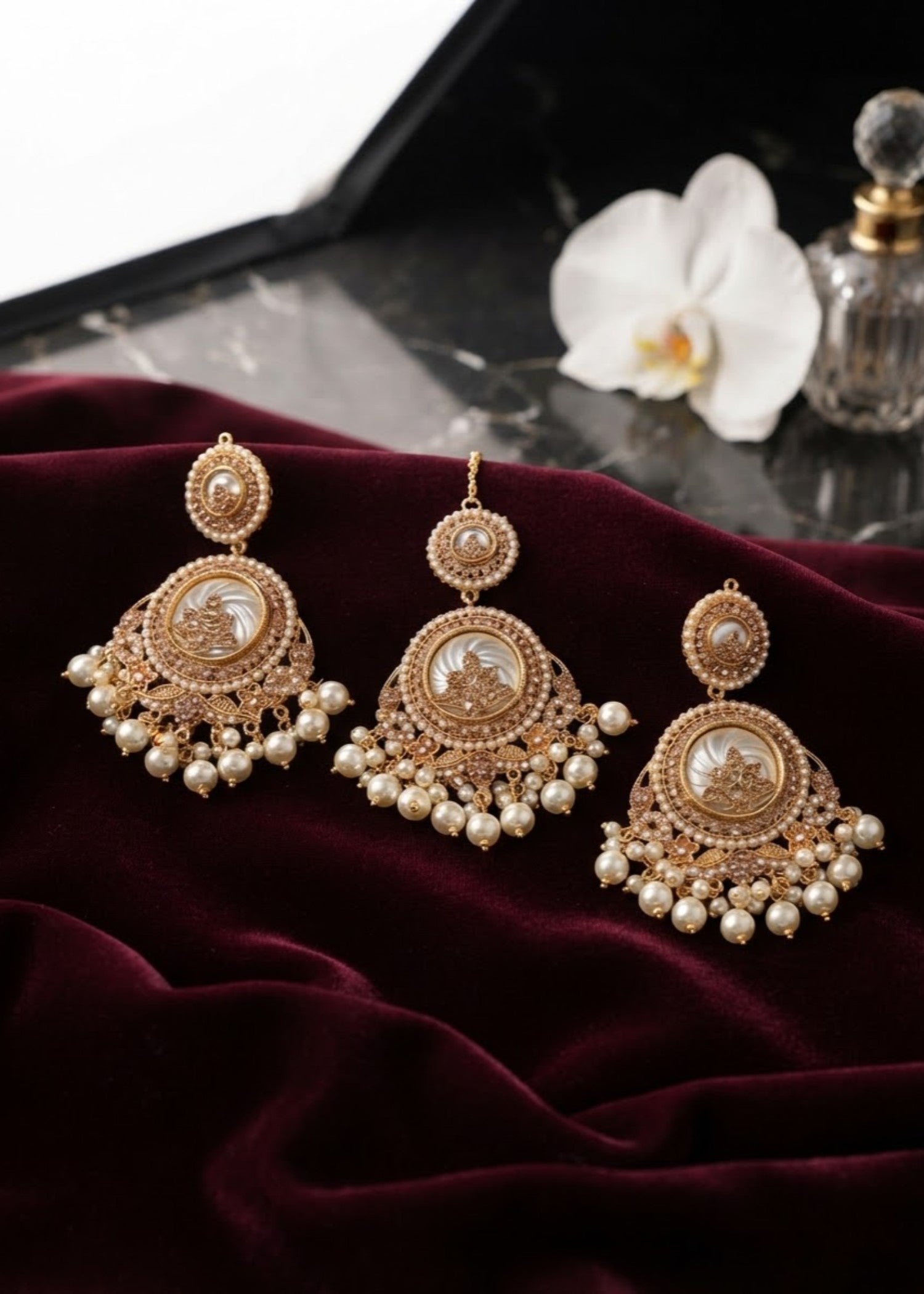 Jewelry Set in Pearl white, champagne Color by - Trendy Women Jewelry Set CGS5021