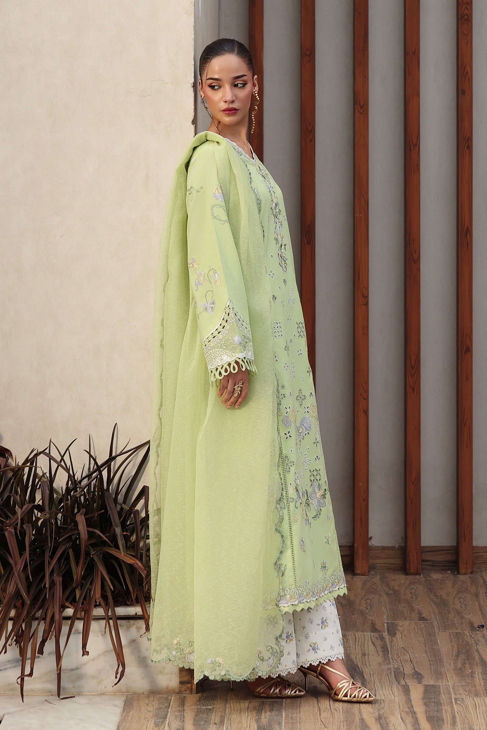 Qline Lawn Drop II – QKL-05 AYANA