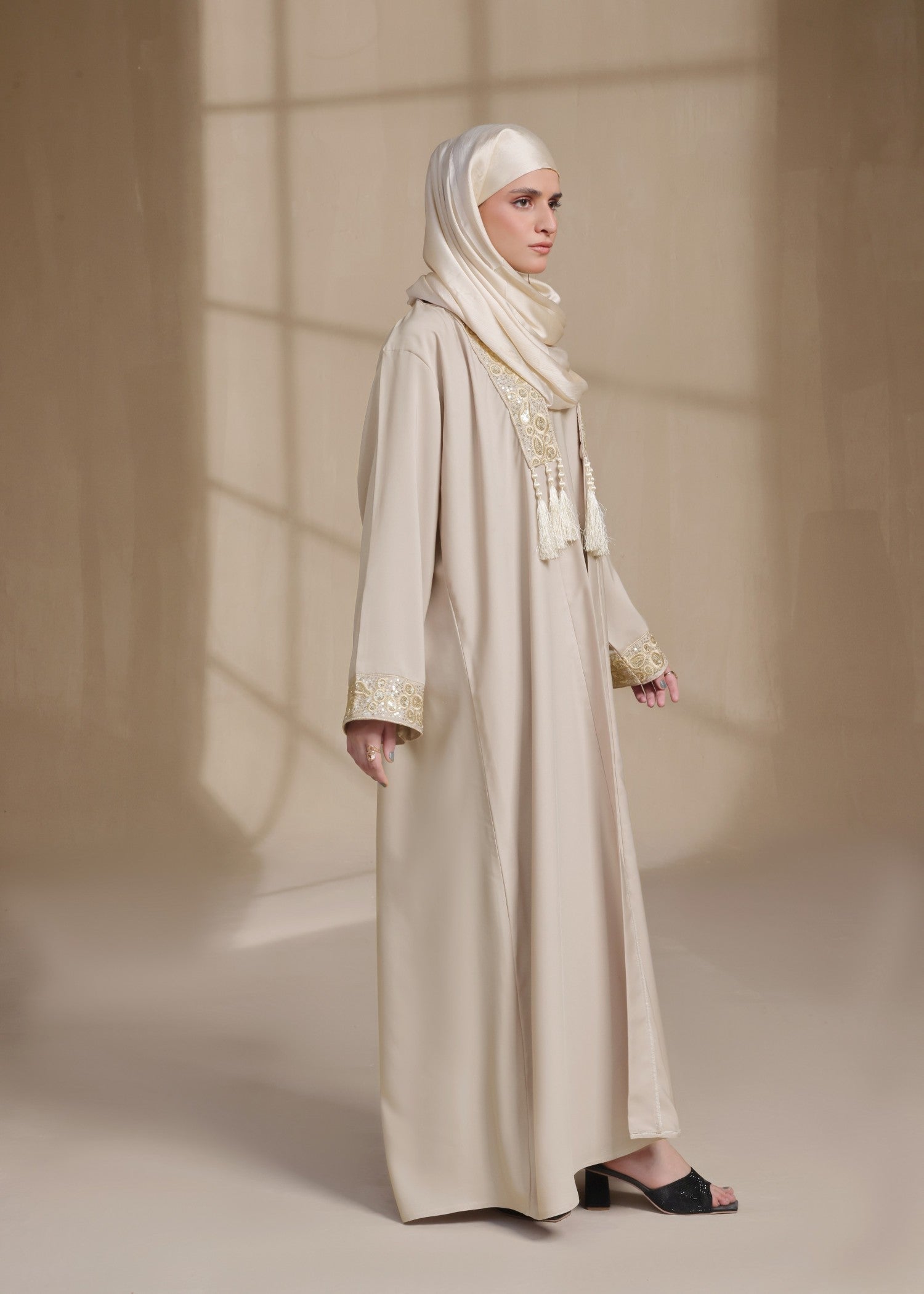 nidha Abaya in Cream