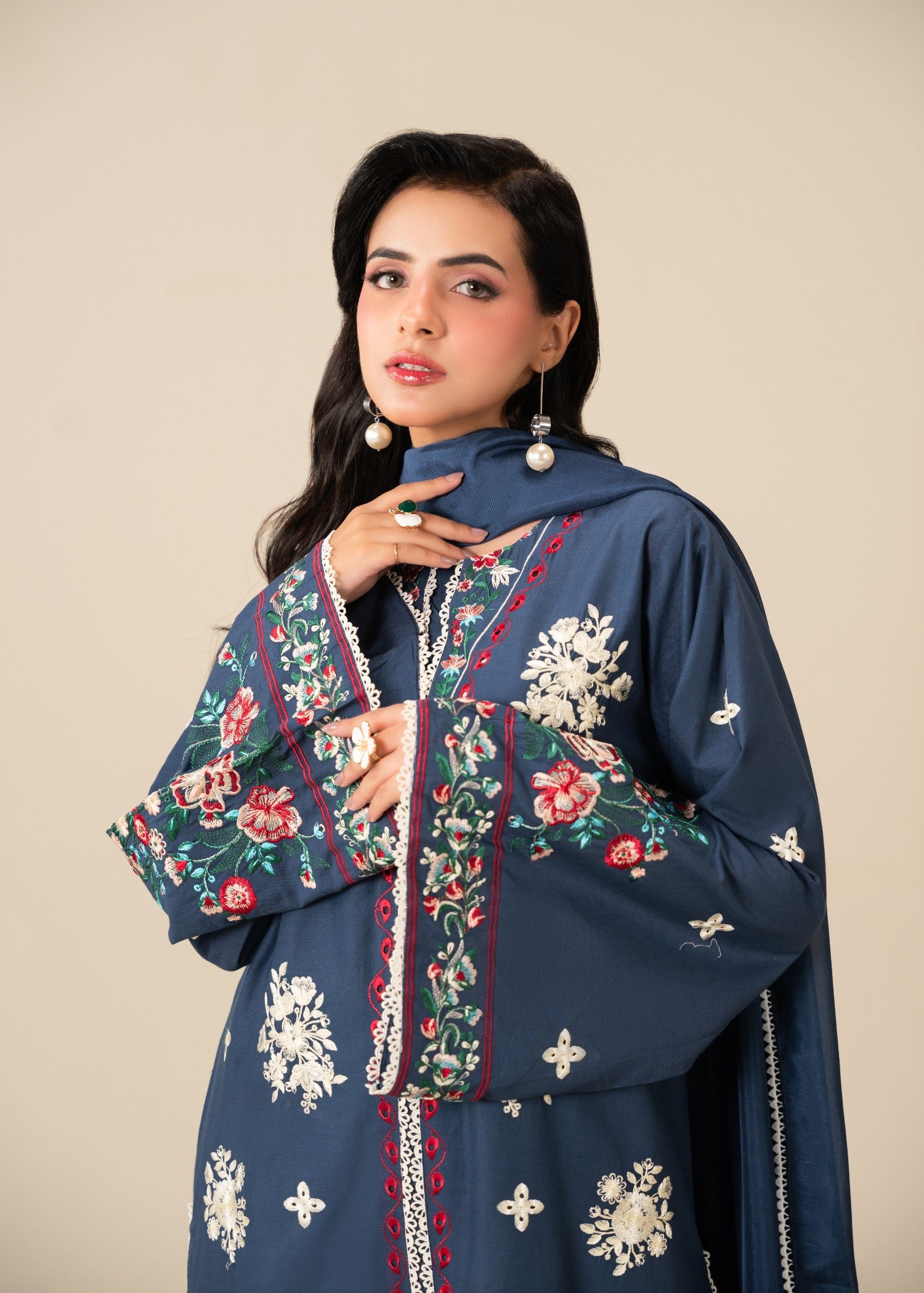 lawn Kurta Set in White, midnight blue