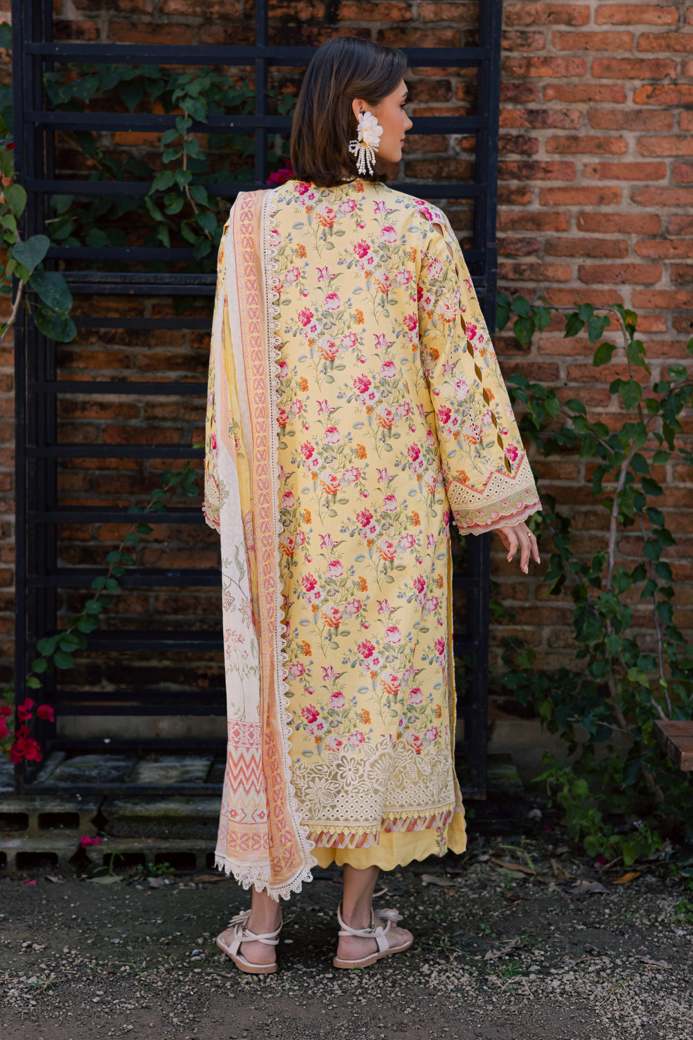 Shezlin Chikankari Eid Edit Lawn – ZEHRAAYE (AV-09)