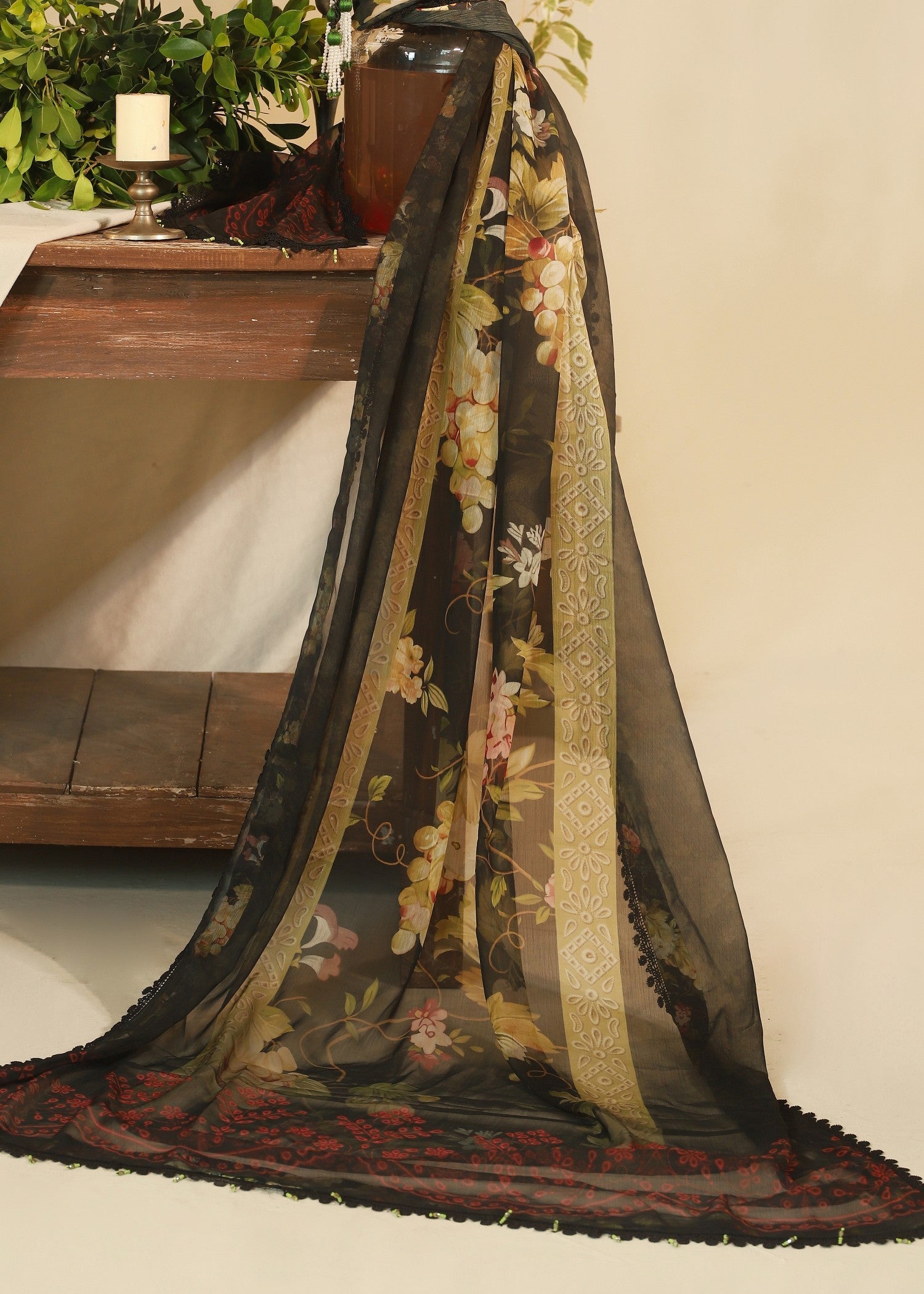 crepe Unstitched in Black