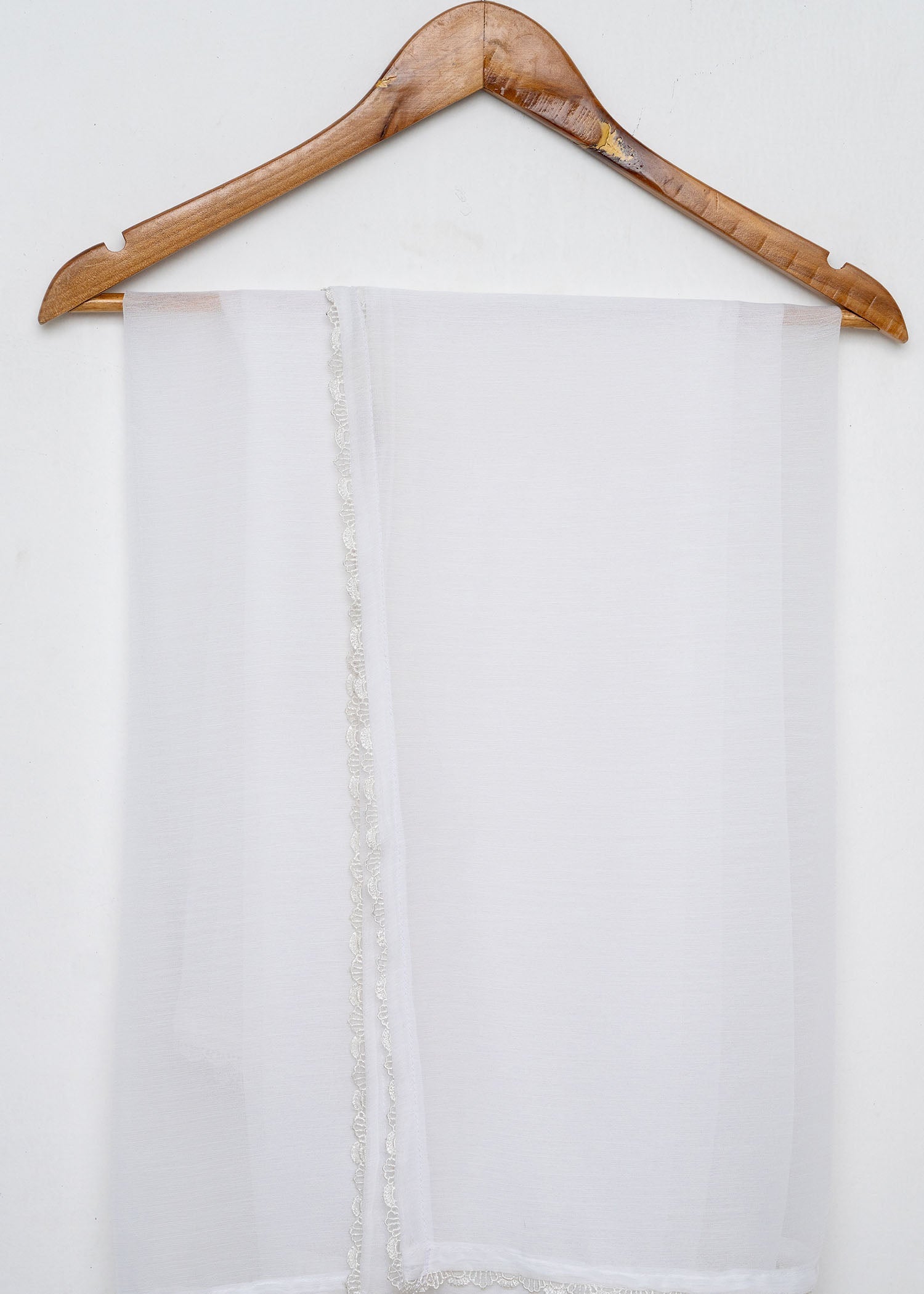 Dupatta in White