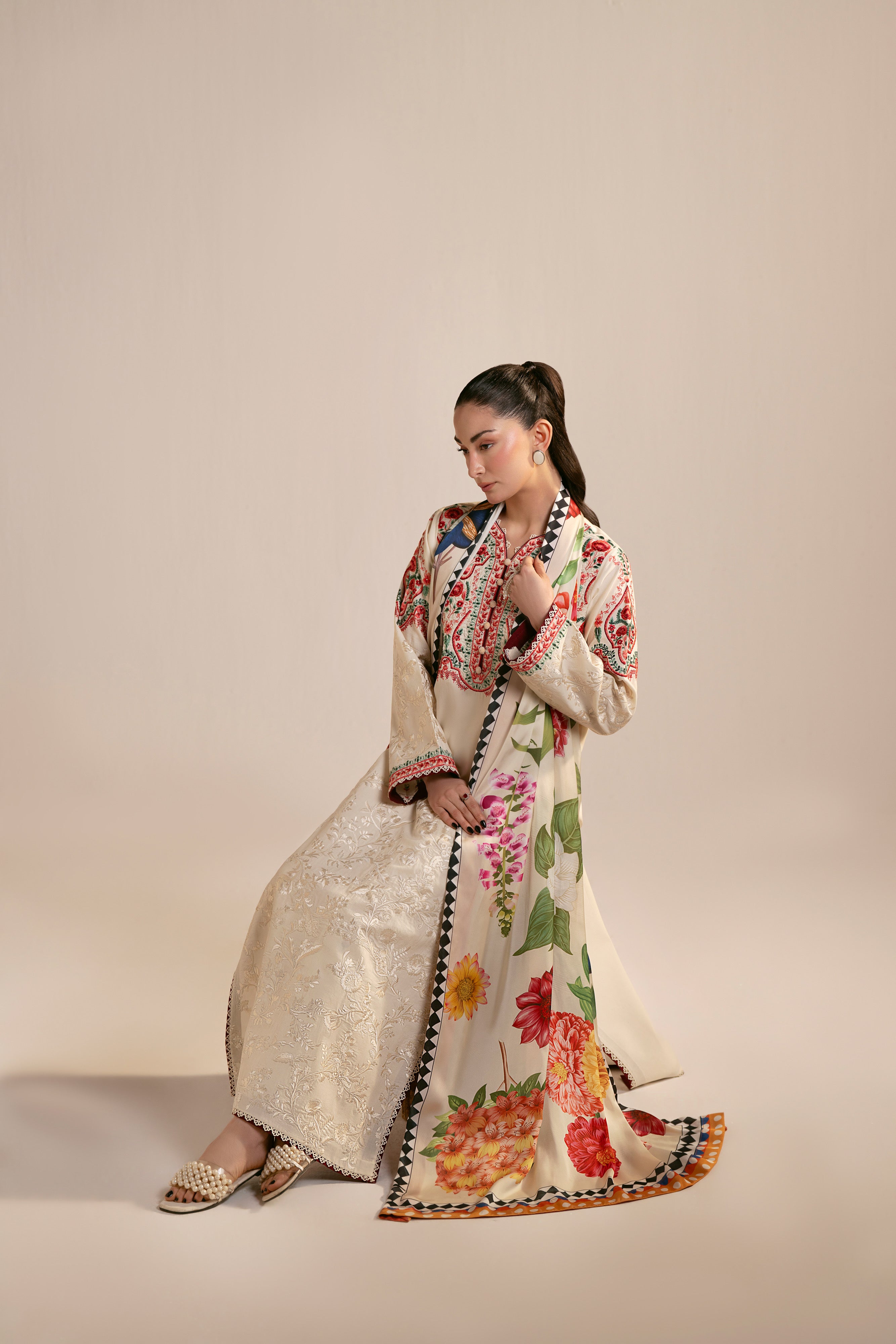 jacquard Kurta Set in Off-white