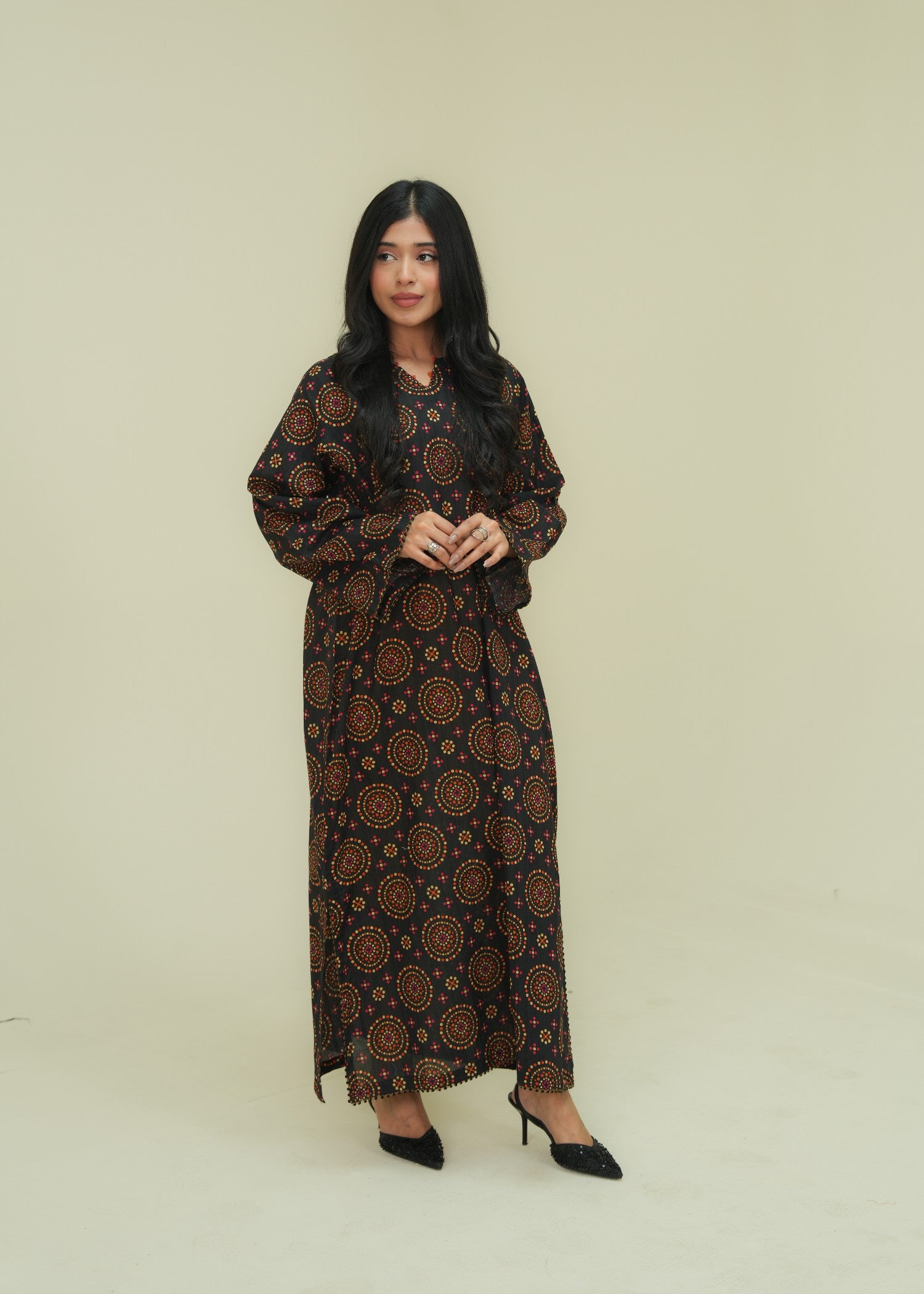 lawn Kaftan in Black