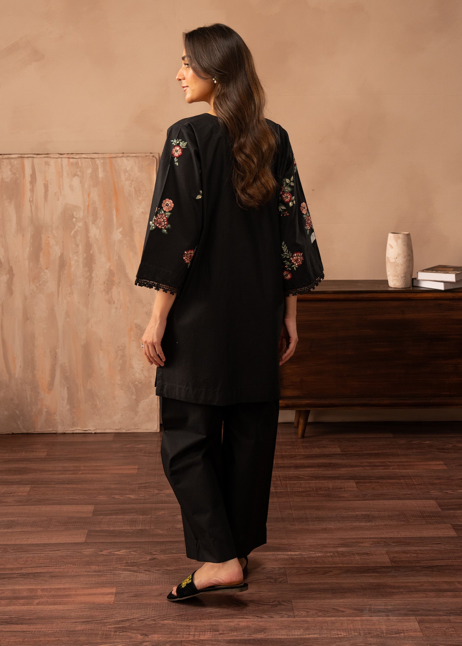 lawn Kurta Set in Black, white