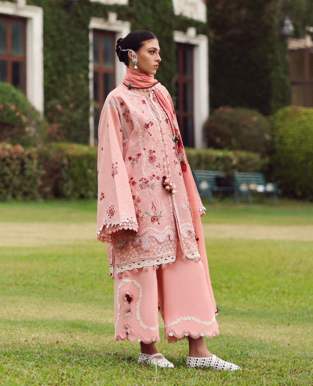 Lilas Lawn – Vayra