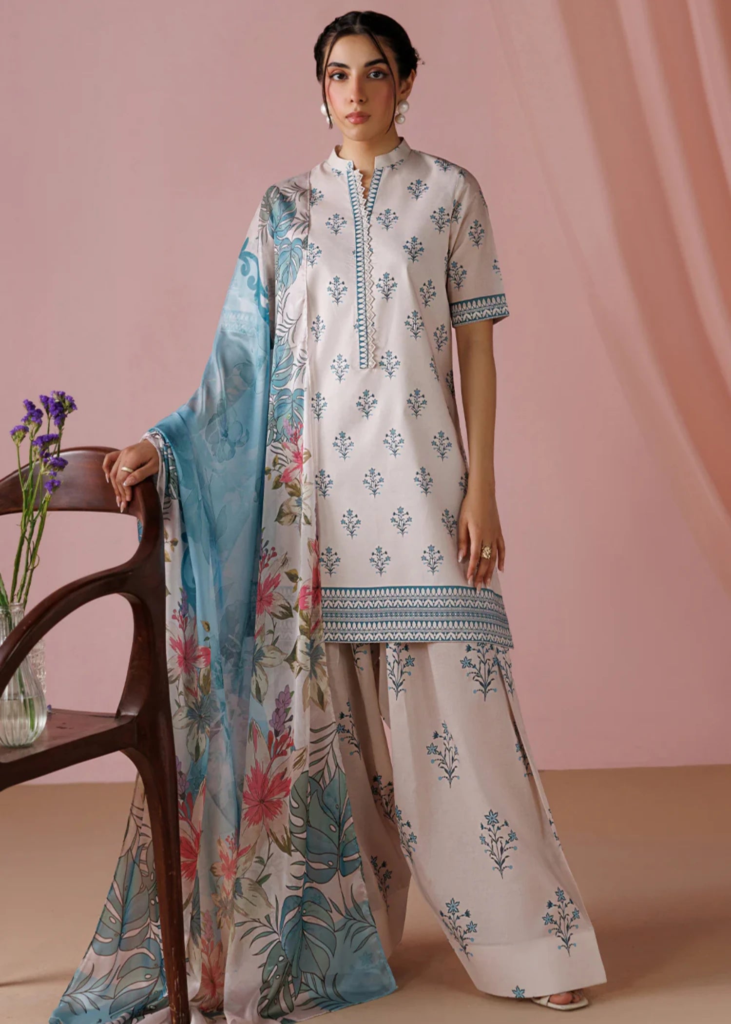 lawn Kurta Set in Pearl white