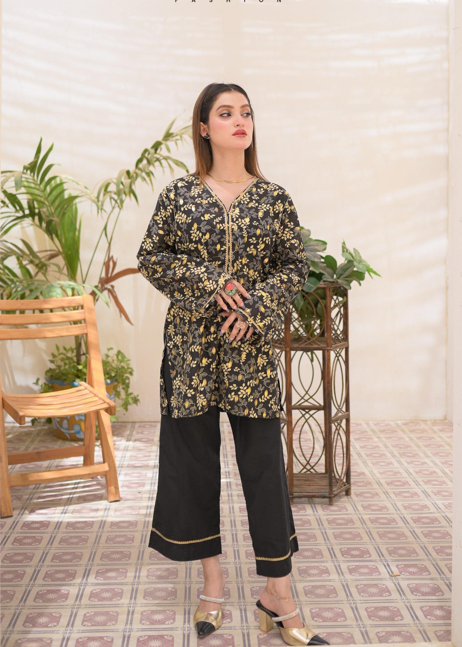 lawn Kurta Set in Charcoal black