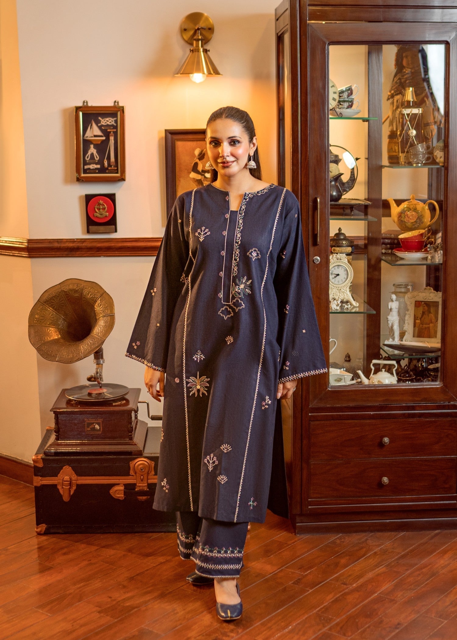 slub khaddar Kurta Set in Midnight blue