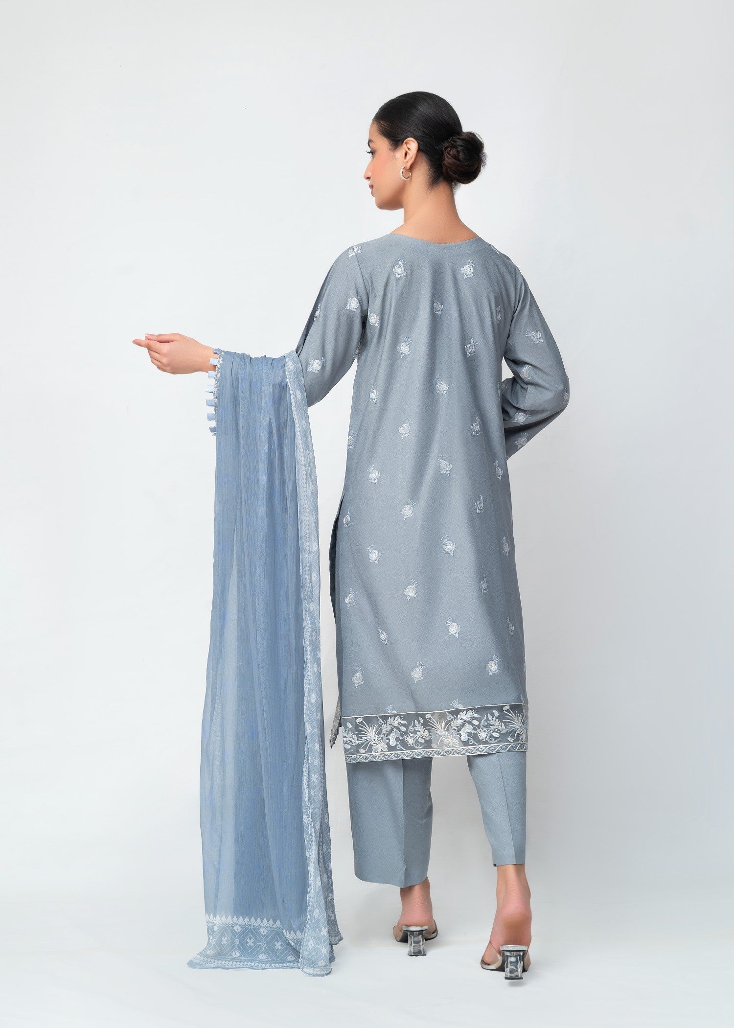 karandi Kurta Set in Cool grey