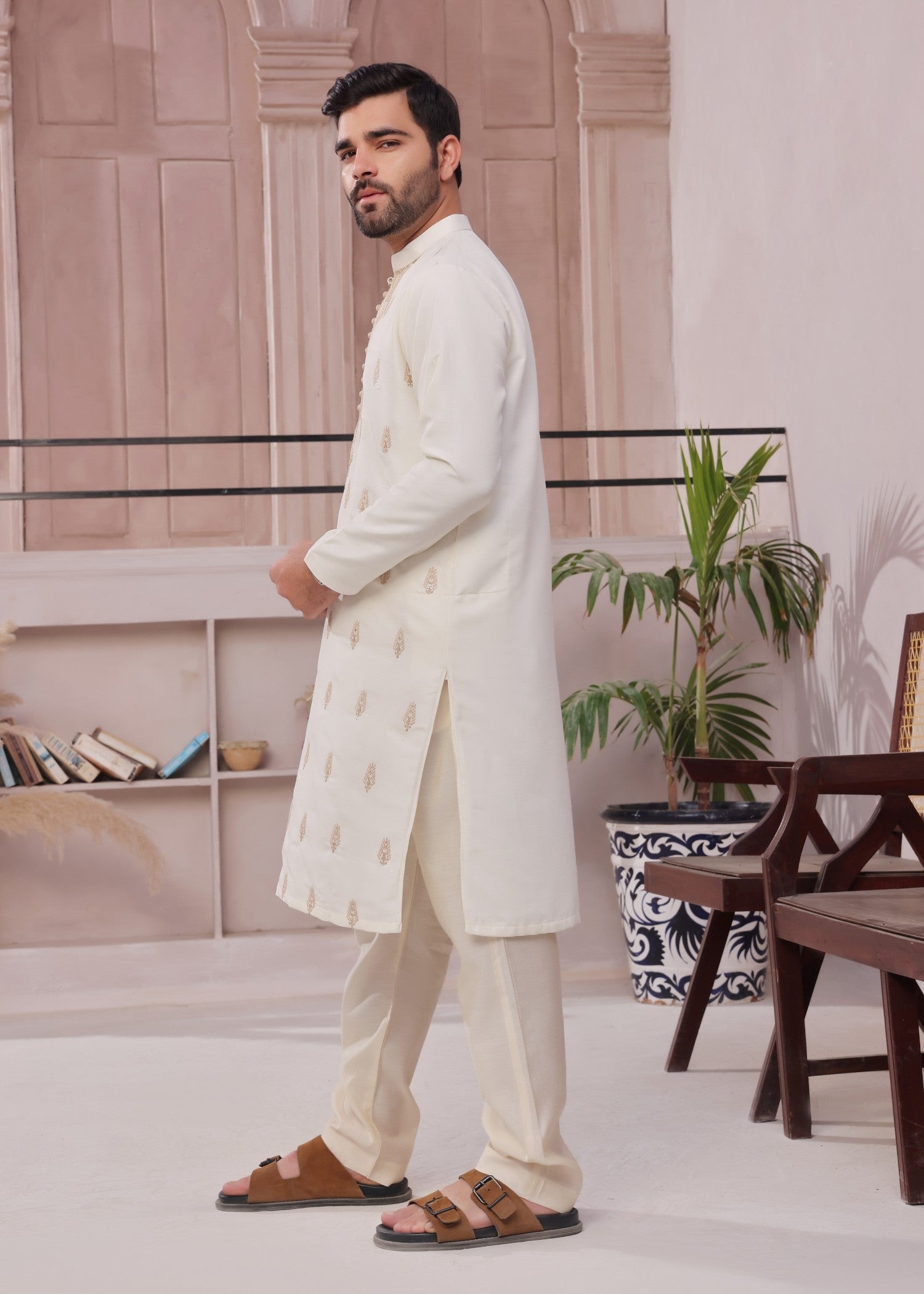 raw silk Kurta Set in Beige - view 7