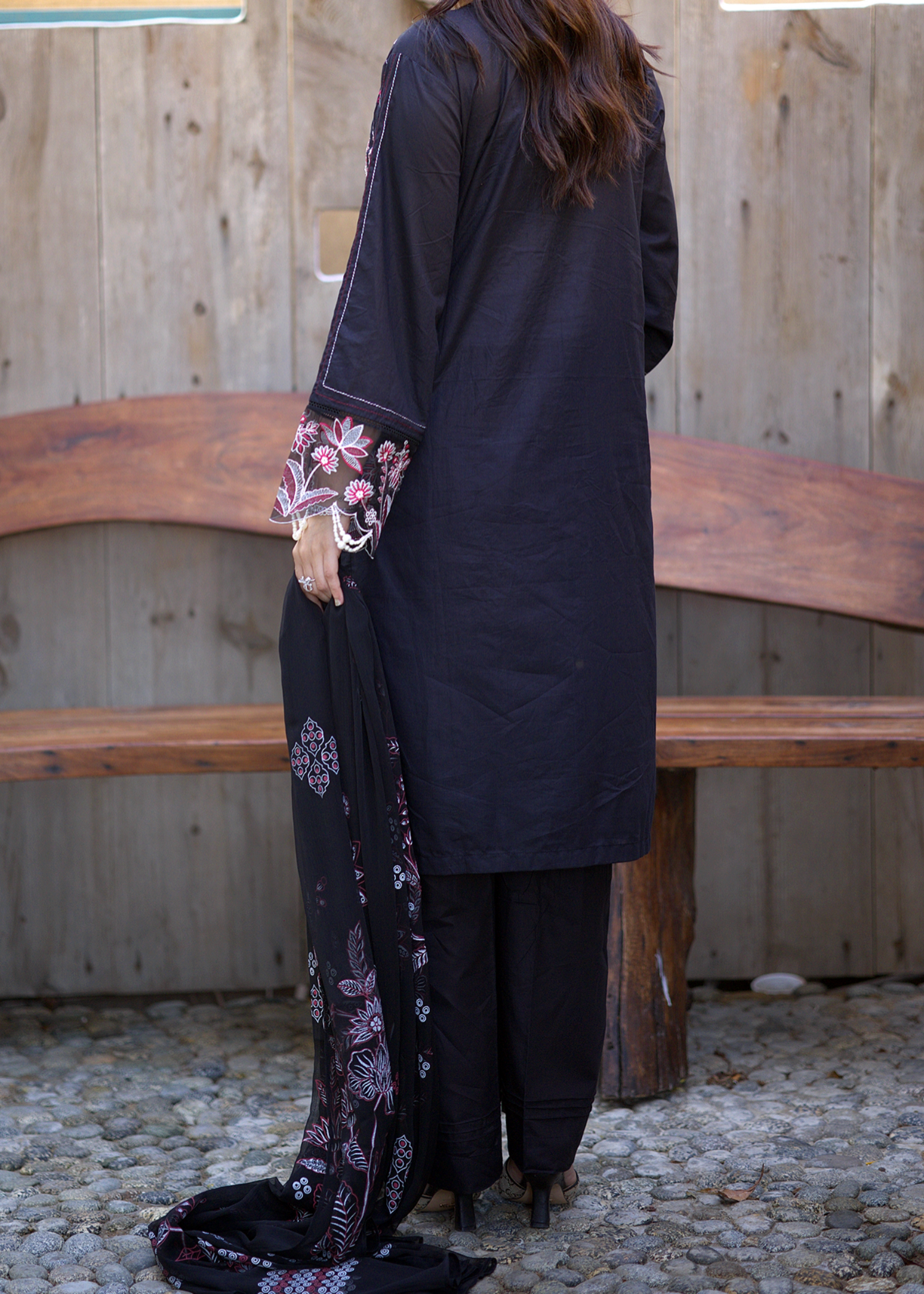 lawn cotton Unstitched in Onyx