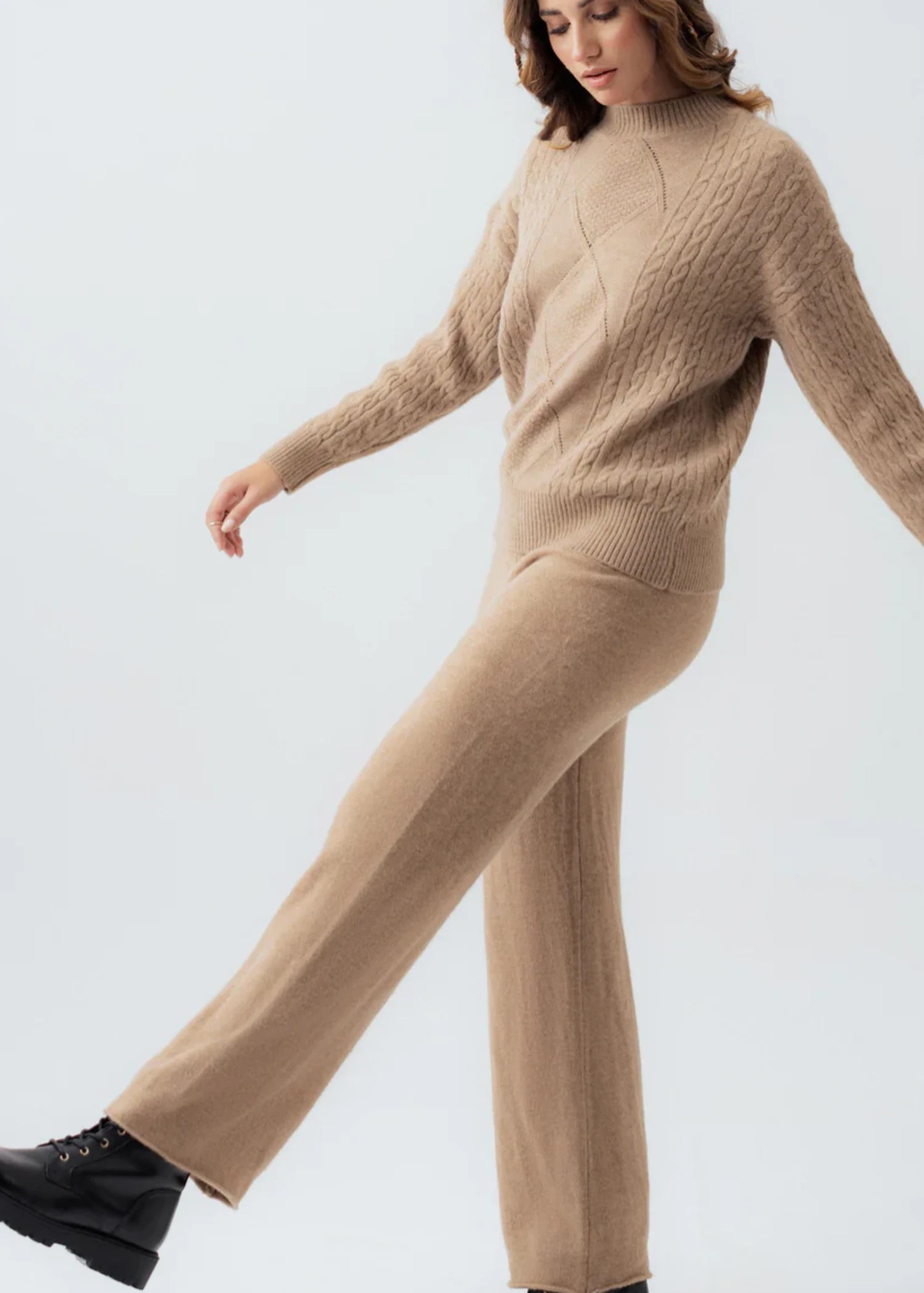 wool Trousers in Tan brown