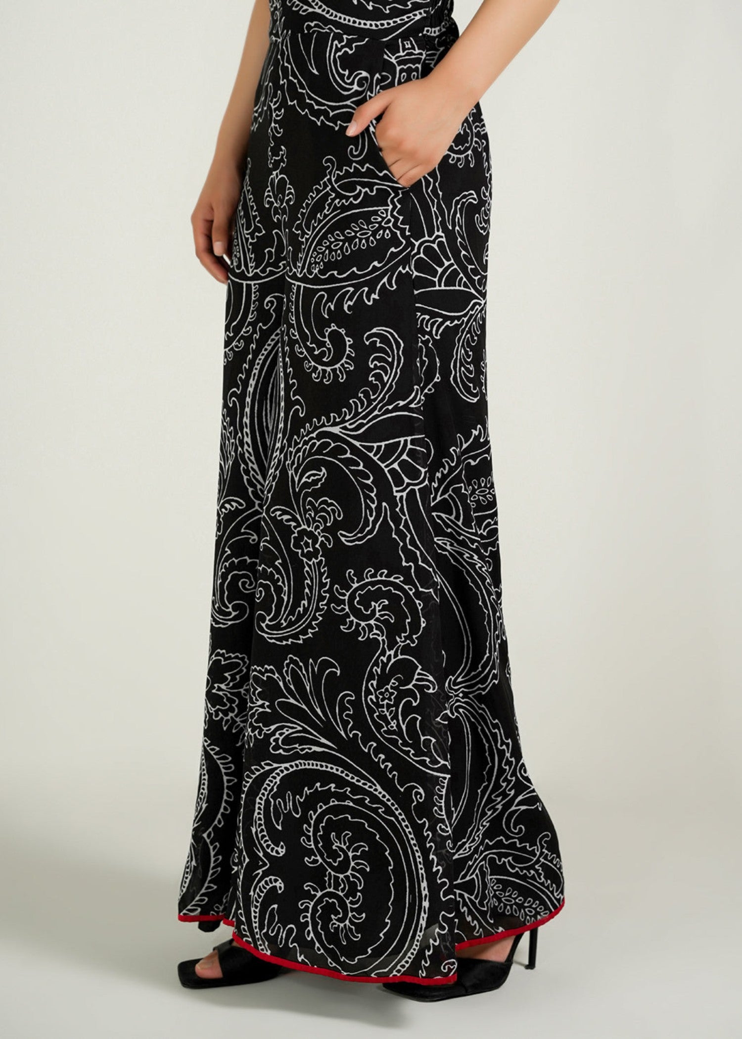 chiffon Trousers in Black