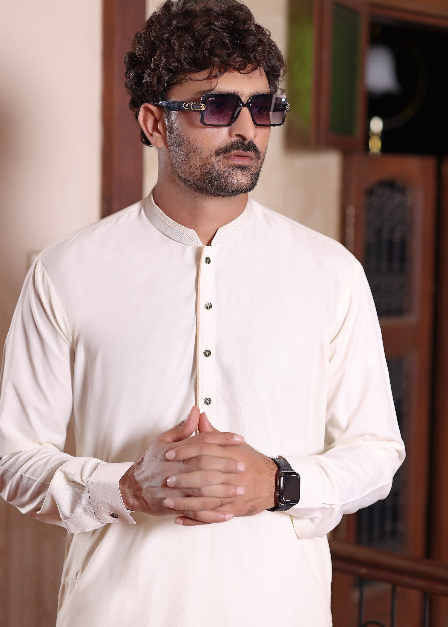 wash & wear Shalwar Kameez in Off-white