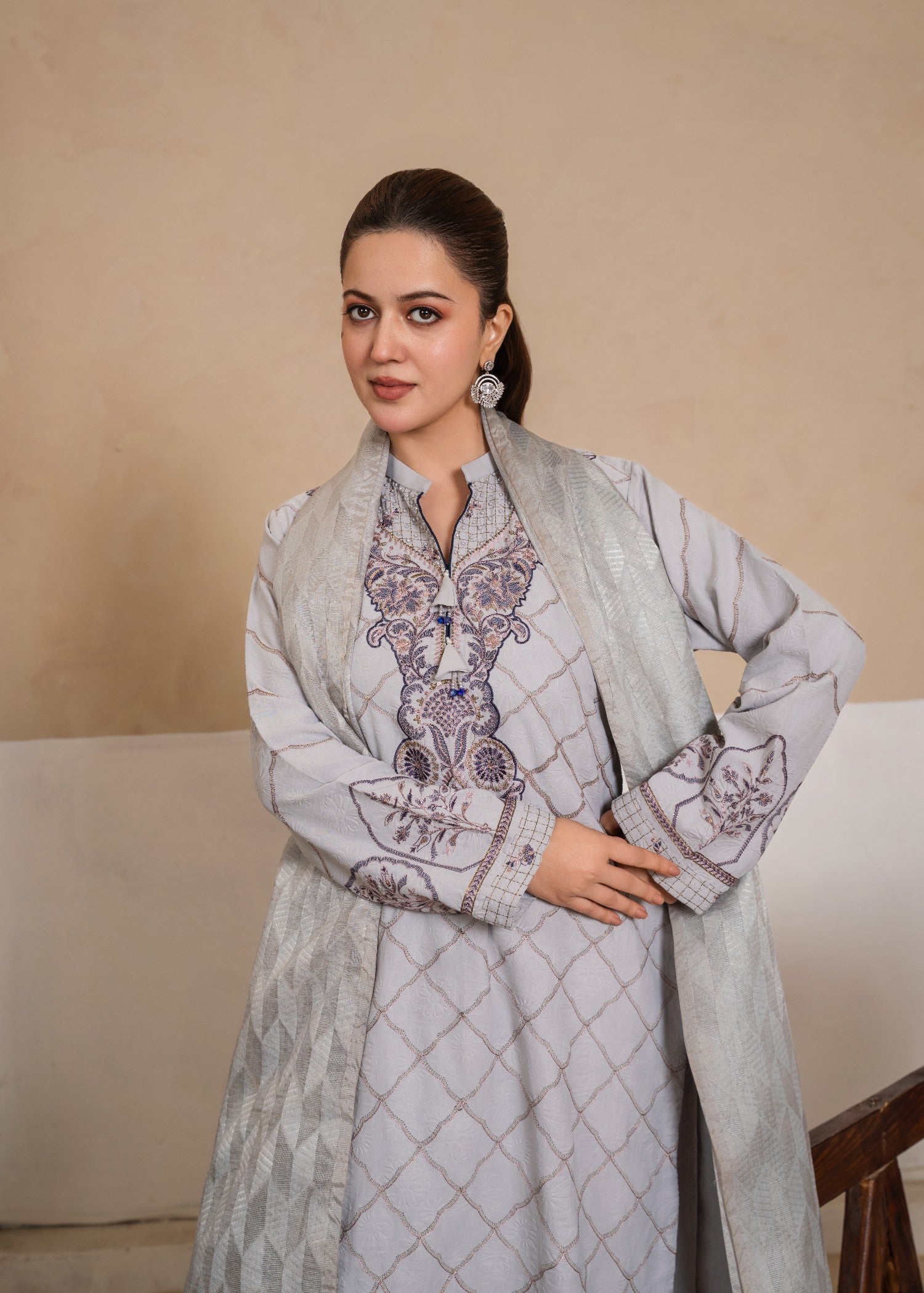 khaddar Kurta Set in Pastel grey