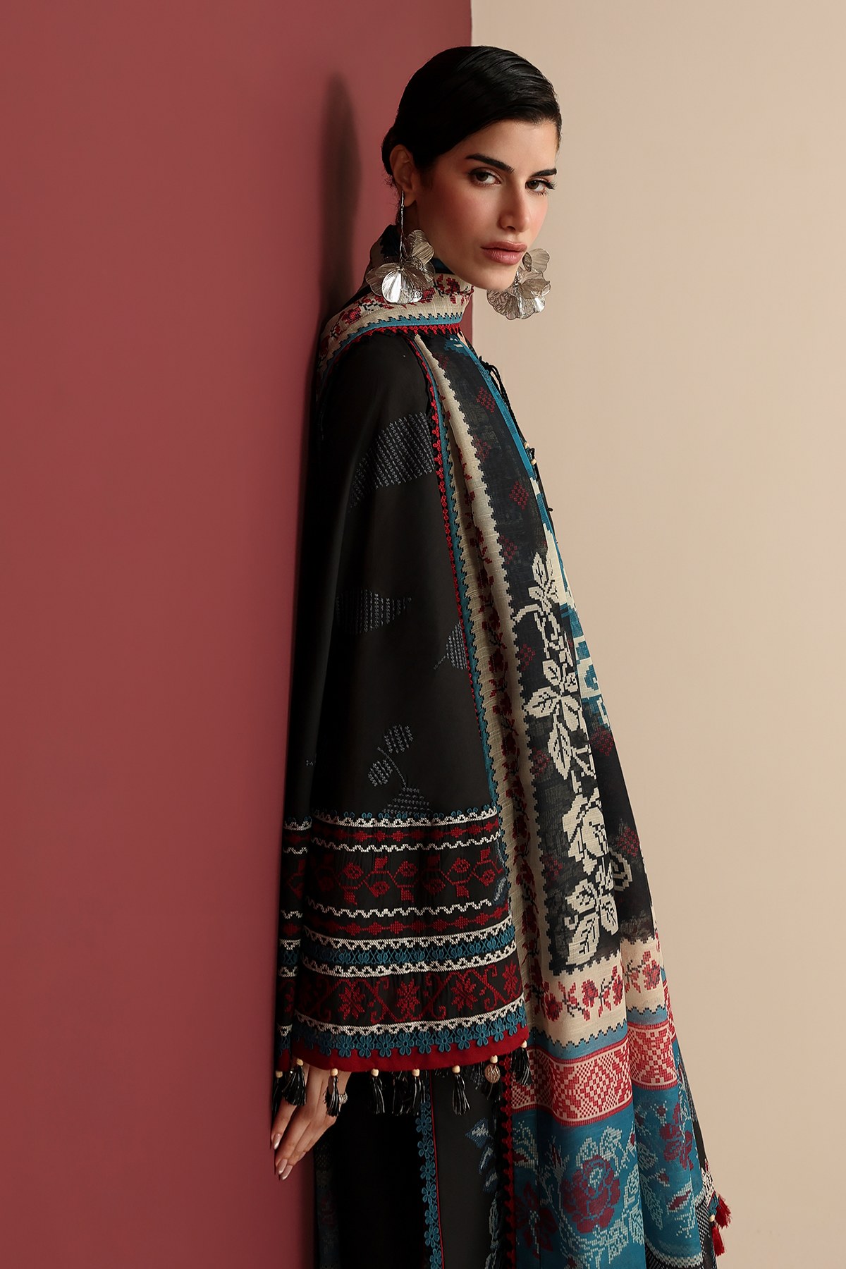Iris Luxury Festive Lawn – IL26-D05