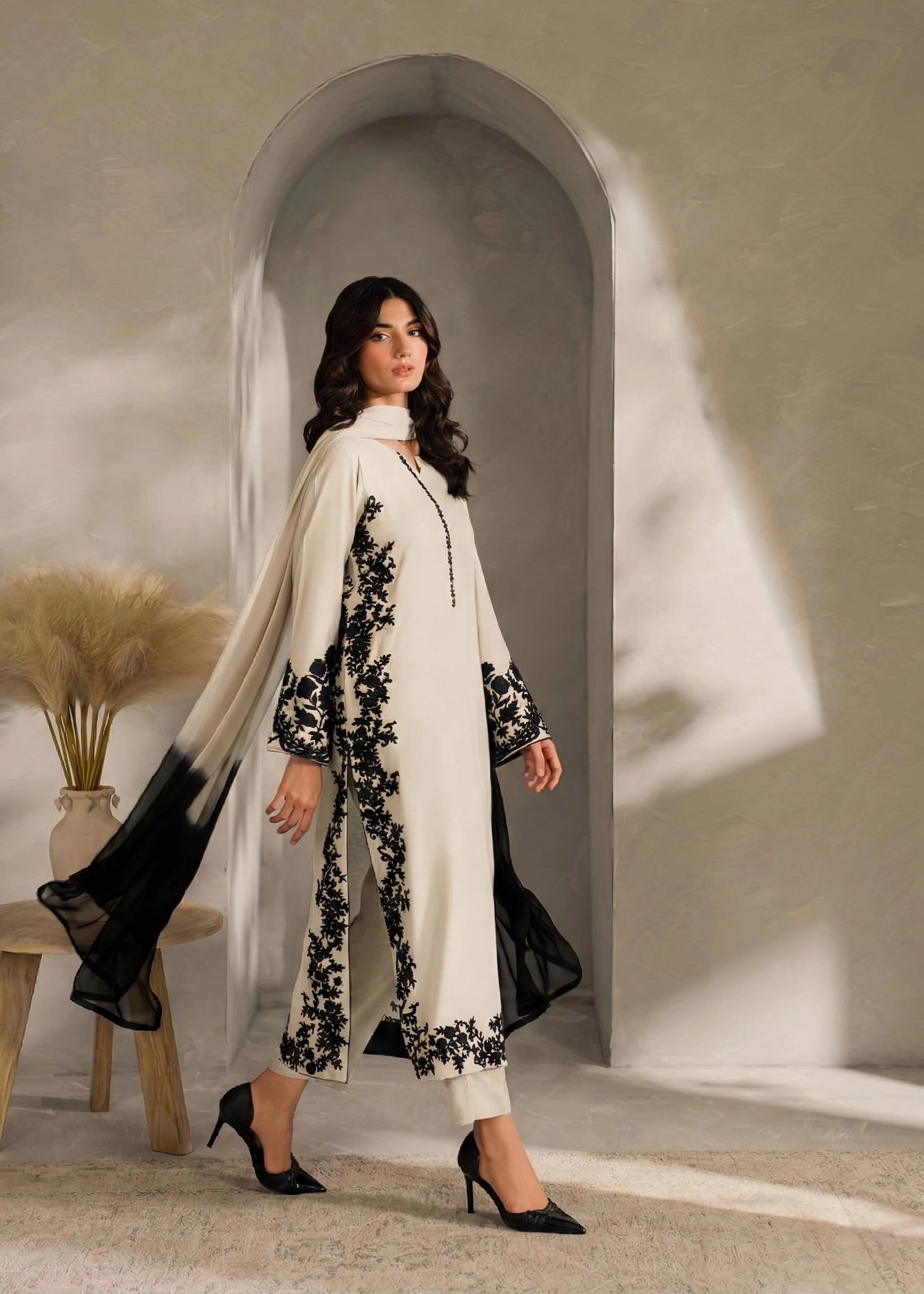 linen Kurta Set in Off-white