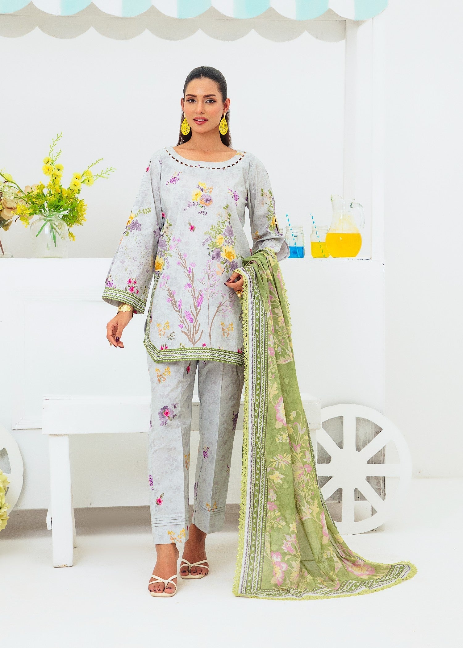 cambric Kurta Set in Pastel grey