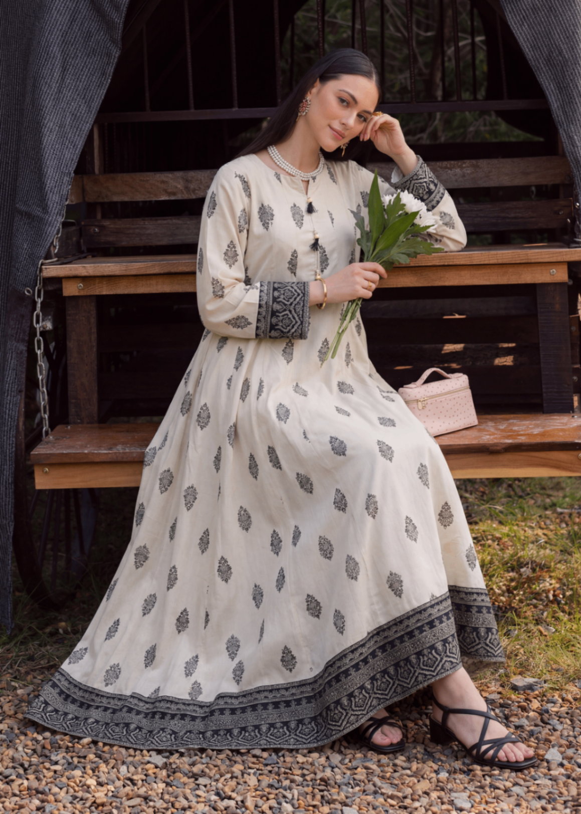 linen Pishwas in Beige