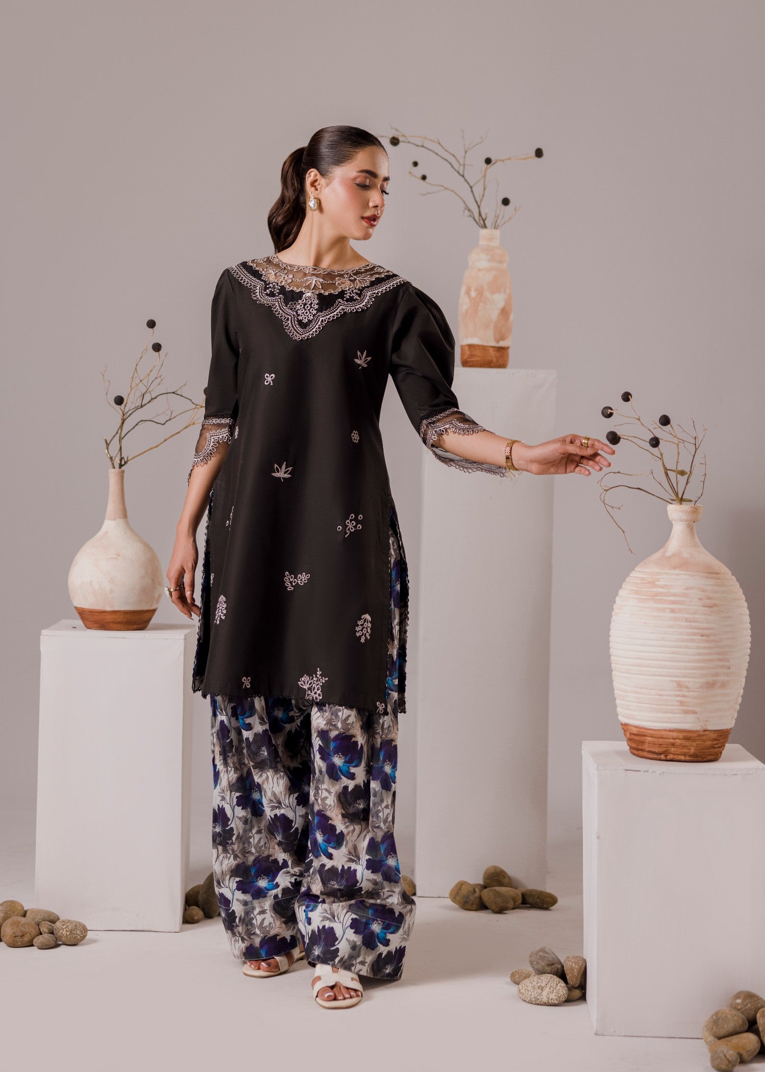 lawn Kurta Set in Black, indigo