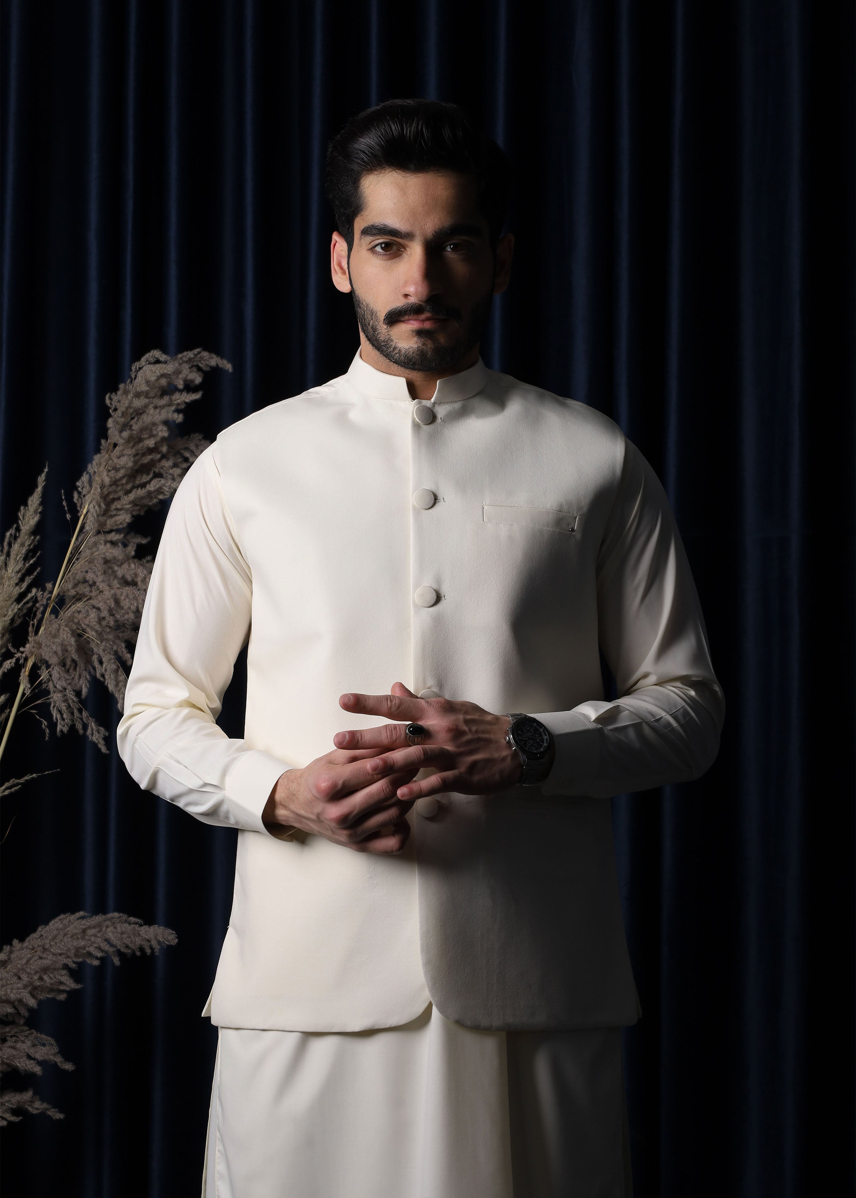 wash & wear Waistcoat in Cream
