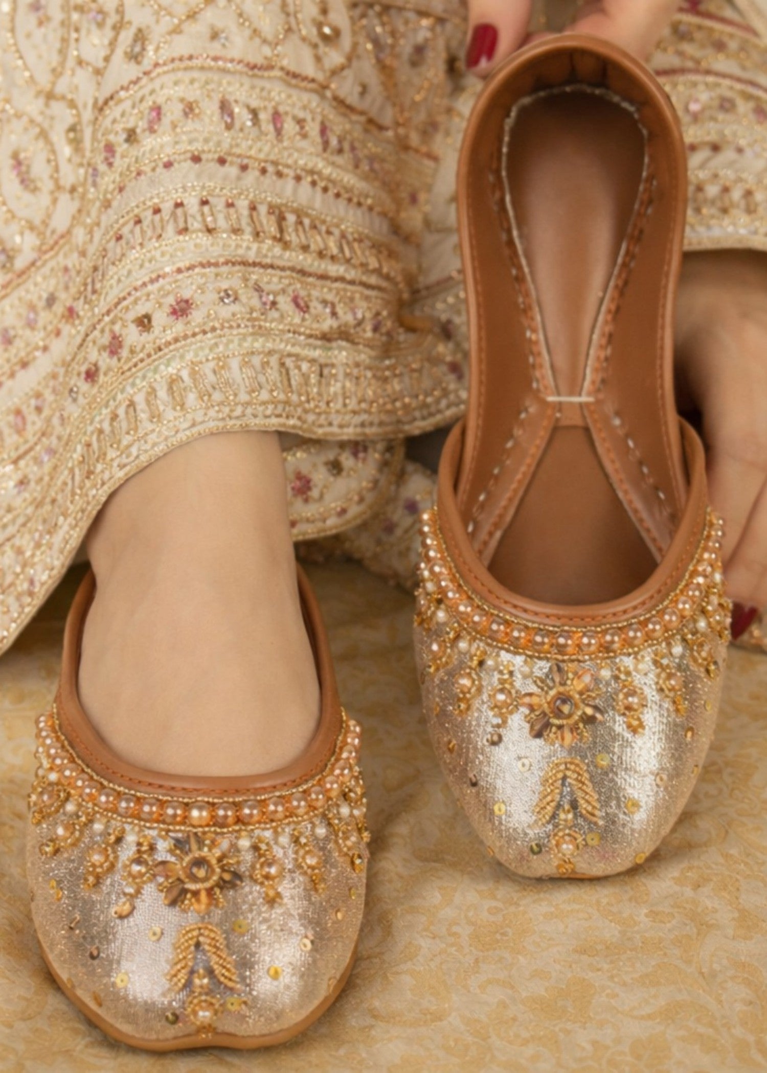Khussa in Gold by - High Quality Women Khussa YVY0373