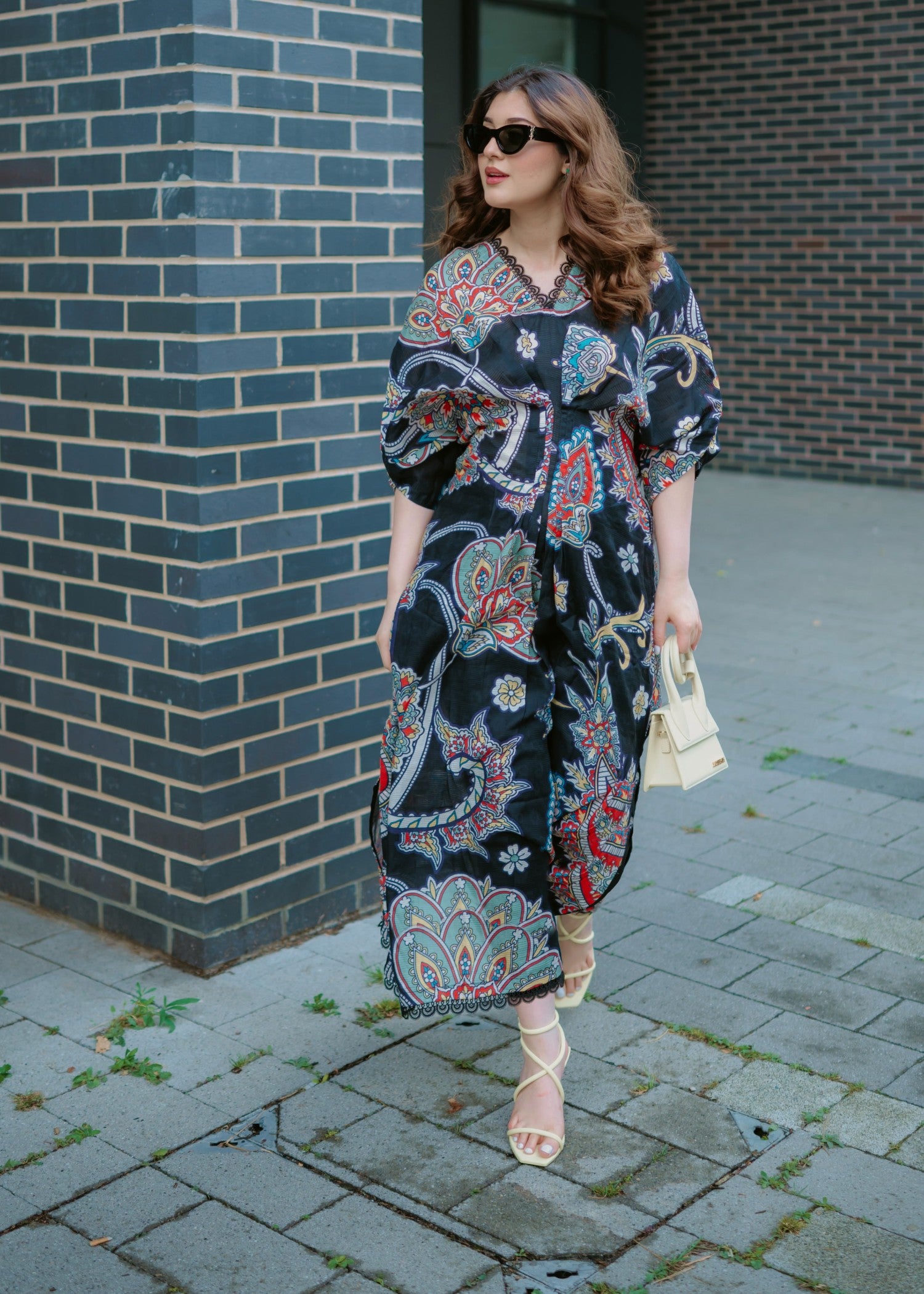 textured lawn Kaftan in Jet black