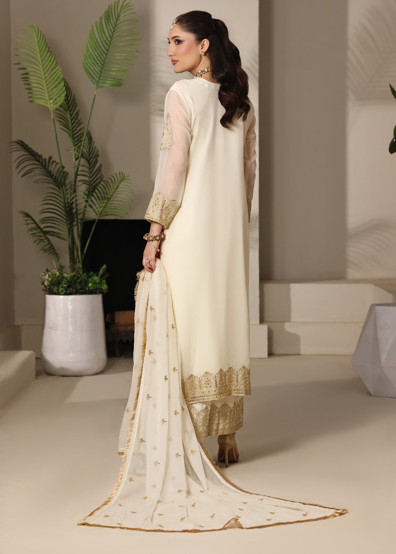 pk chiffon Kurta Set in Off-white