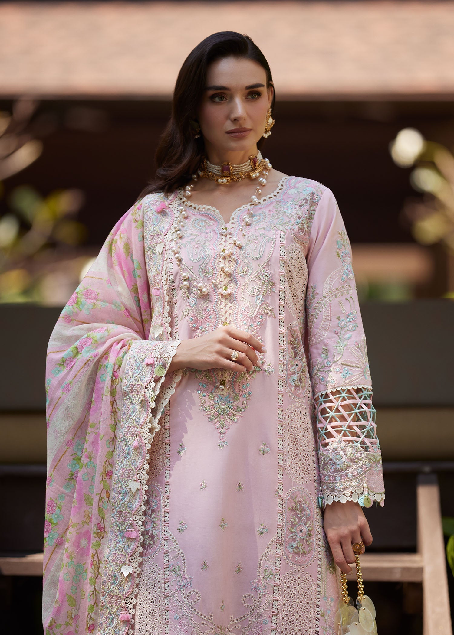 Ariya Luxury Lawn – Vivian