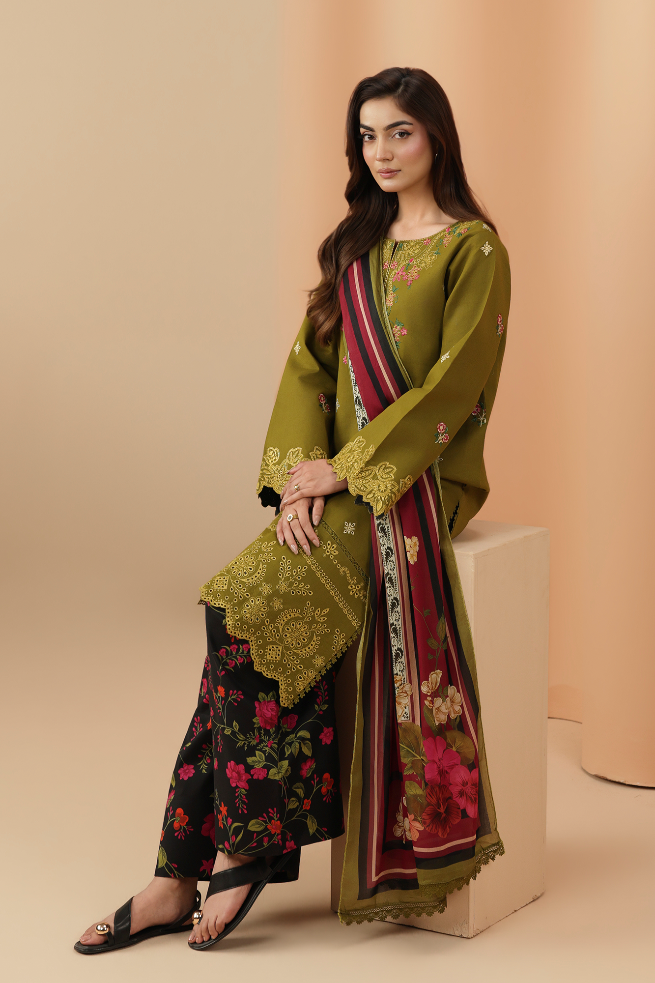 Jahaan Lawn Edit – J-10
