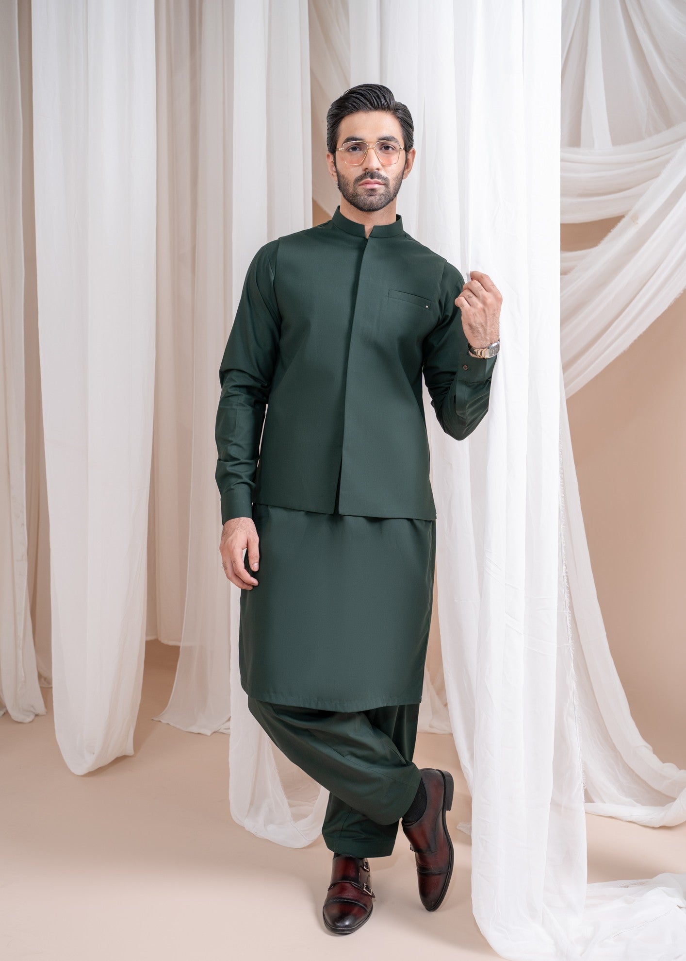 wash & wear Waistcoat in Bottle green by Muraqsh