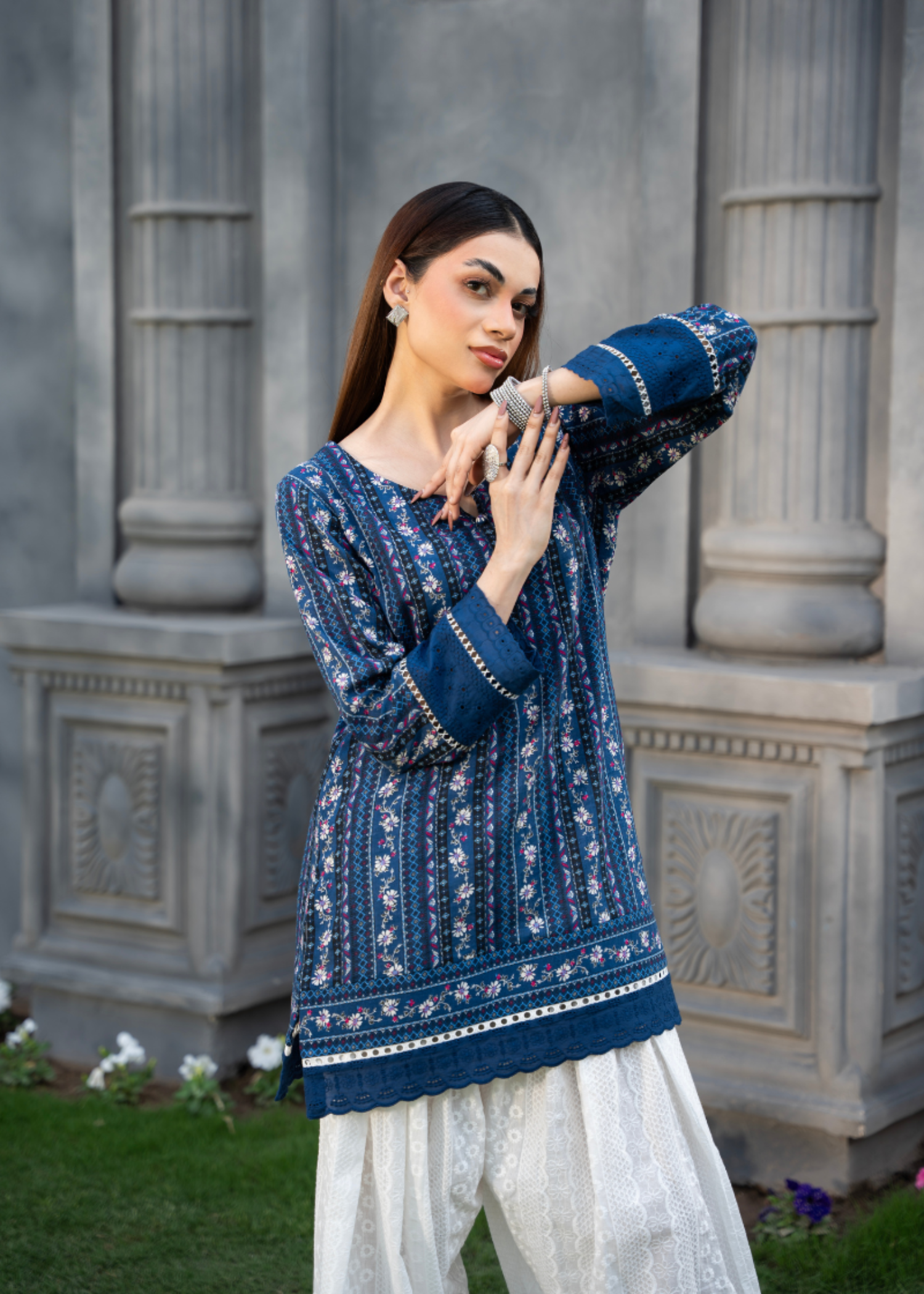 lawn Kurta Set in Navy blue, ivory