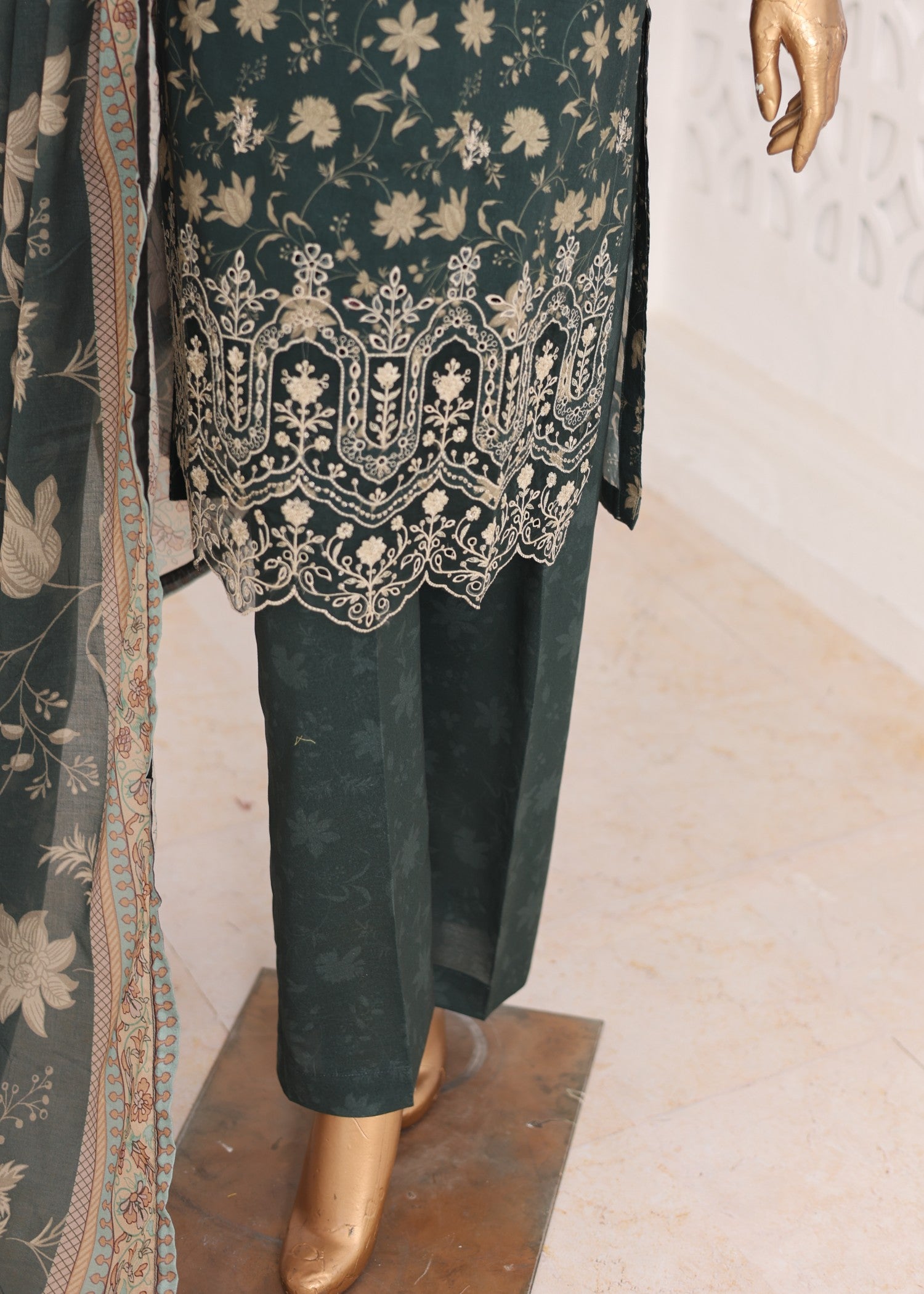 lawn Kurta Set in Bottle green