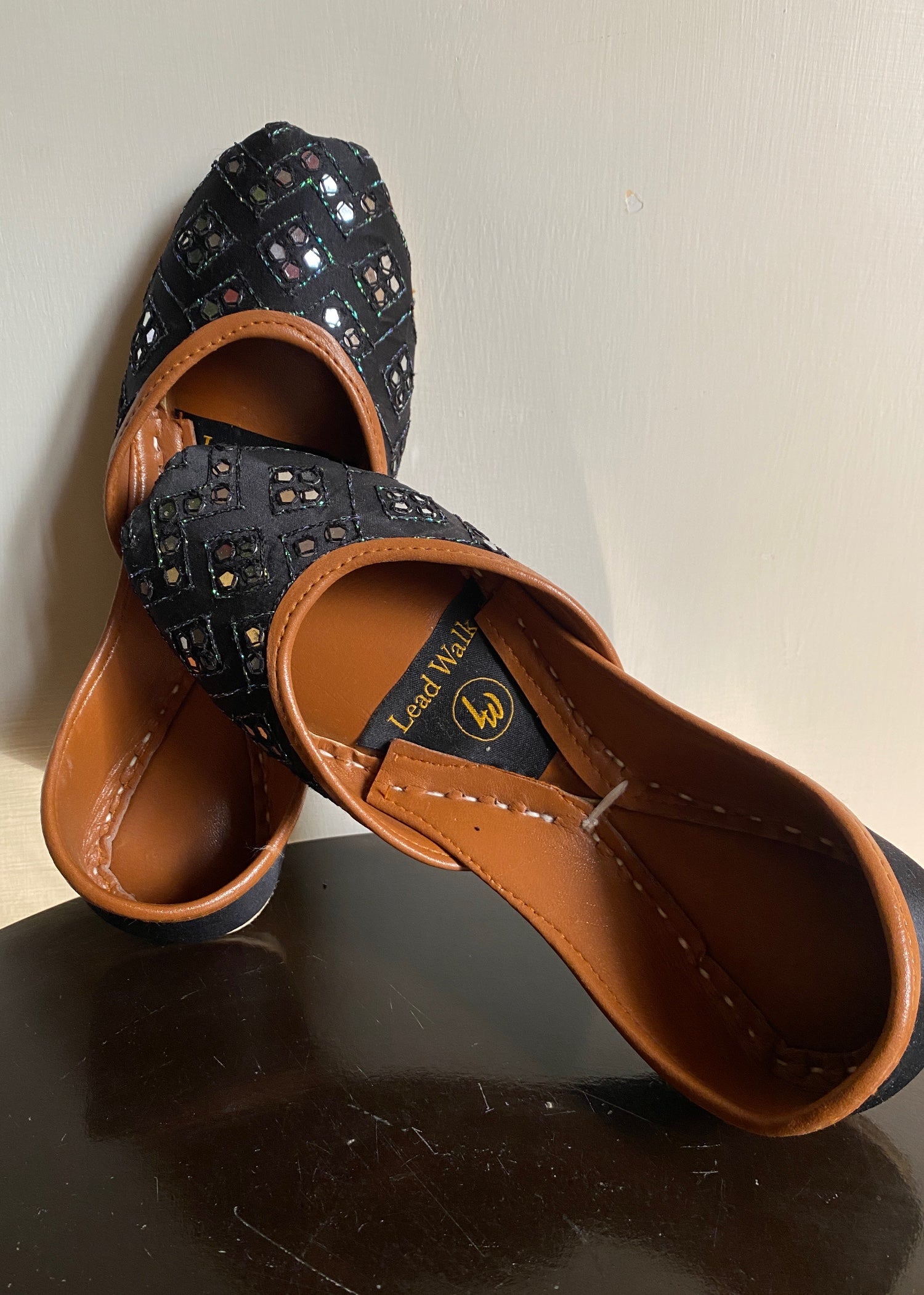 Khussa in Deep black by - High Quality Women Khussa ZQT5318