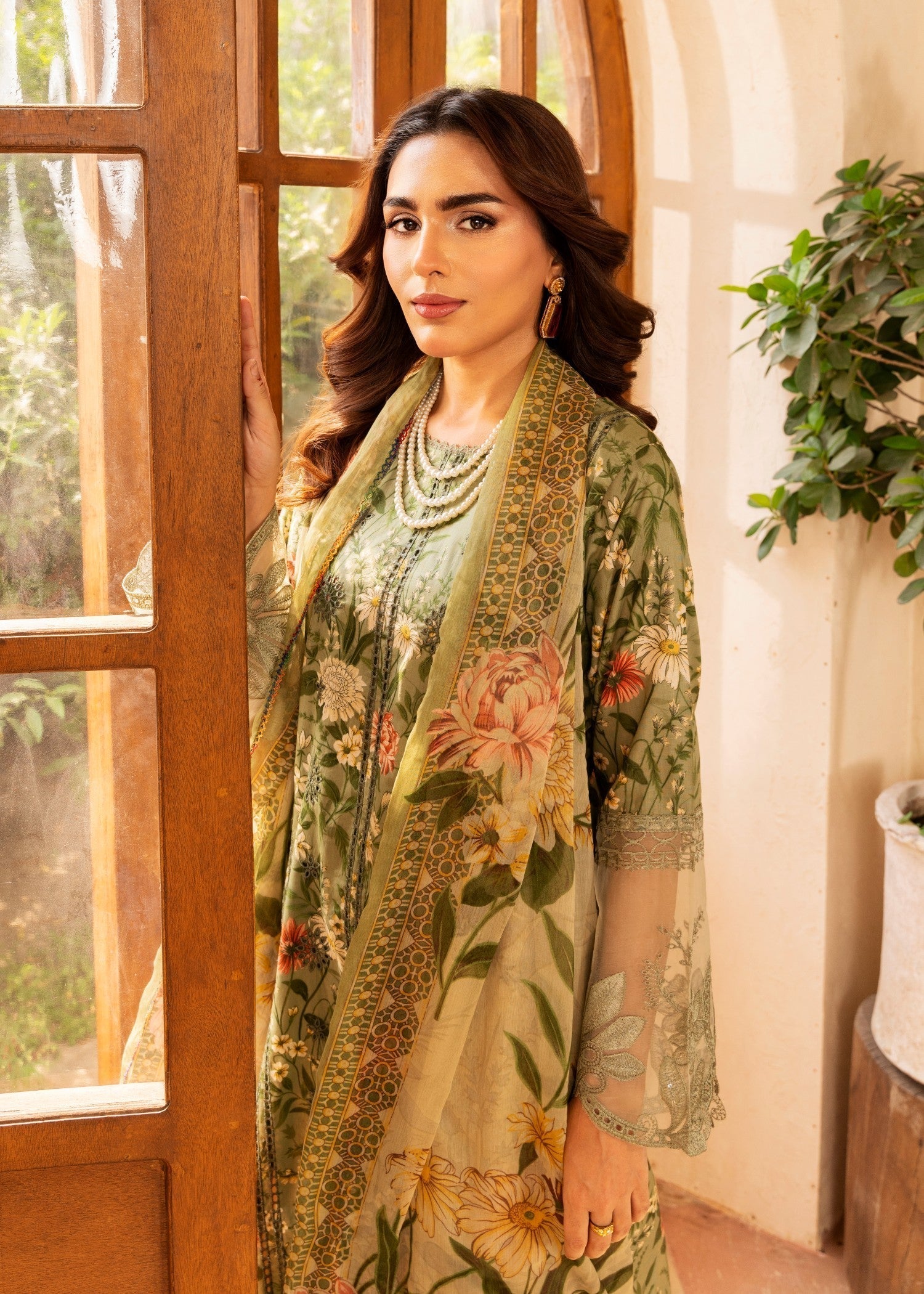 lawn Kurta Set in Avocado green