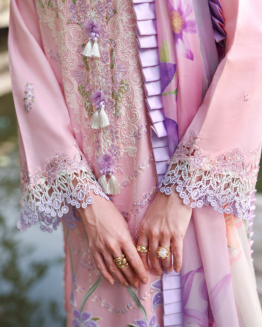 Secret Garden Lawn – Moonpetal