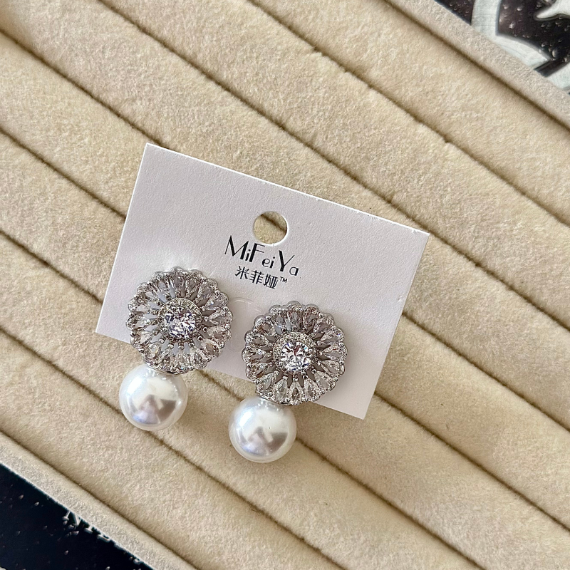 Earrings in Silver Color by - Trendy Women Earrings KTL2246