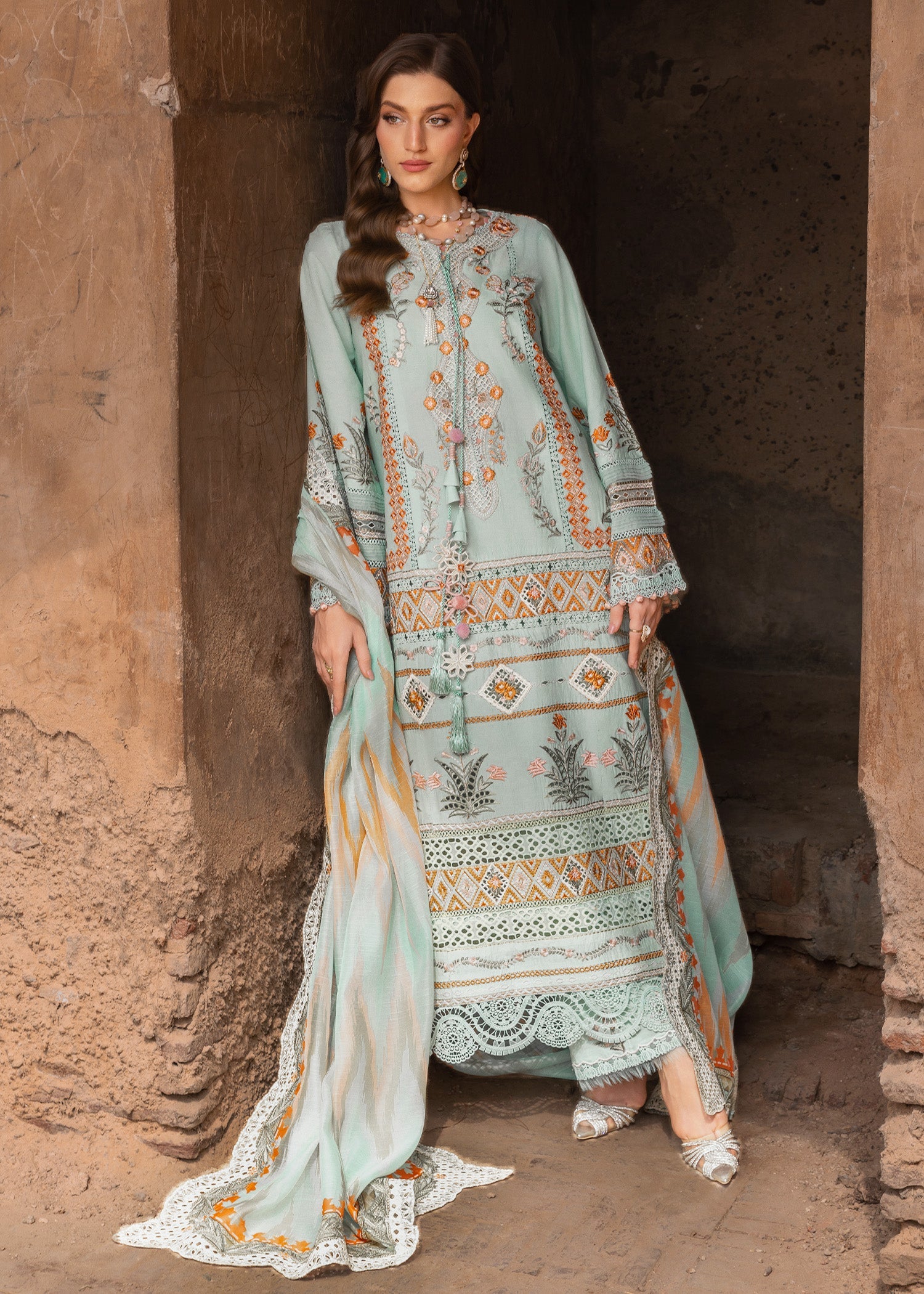 Breeze Festive Luxury Lawn – RUNA-8-A