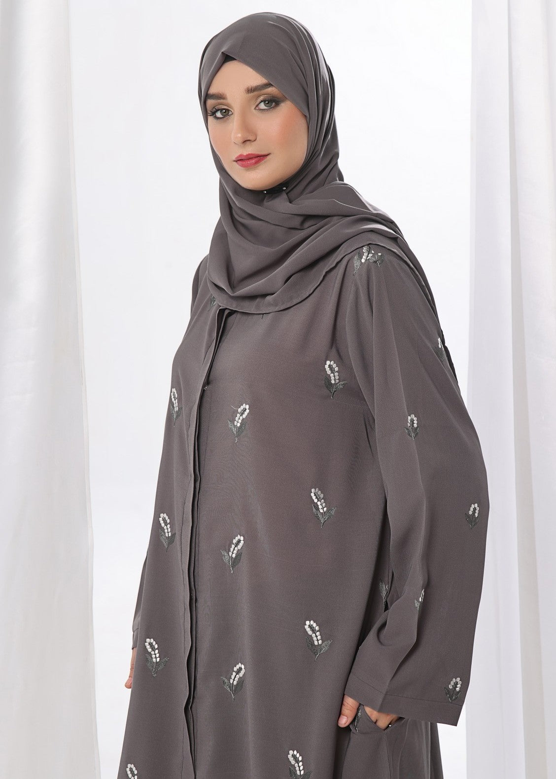 peach wool Abaya in Grey