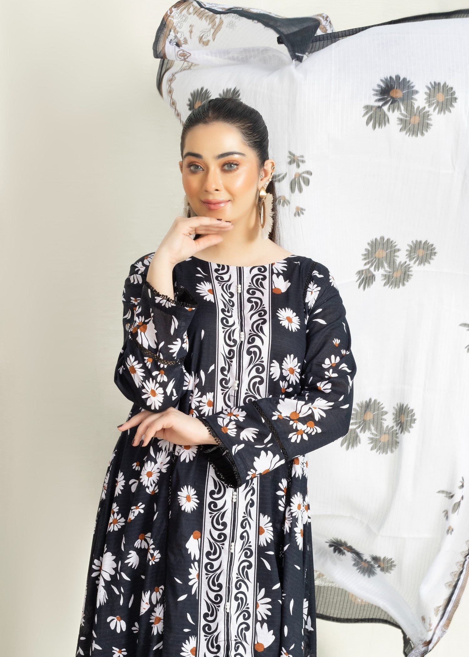 ribbed lawn Pishwas in Black