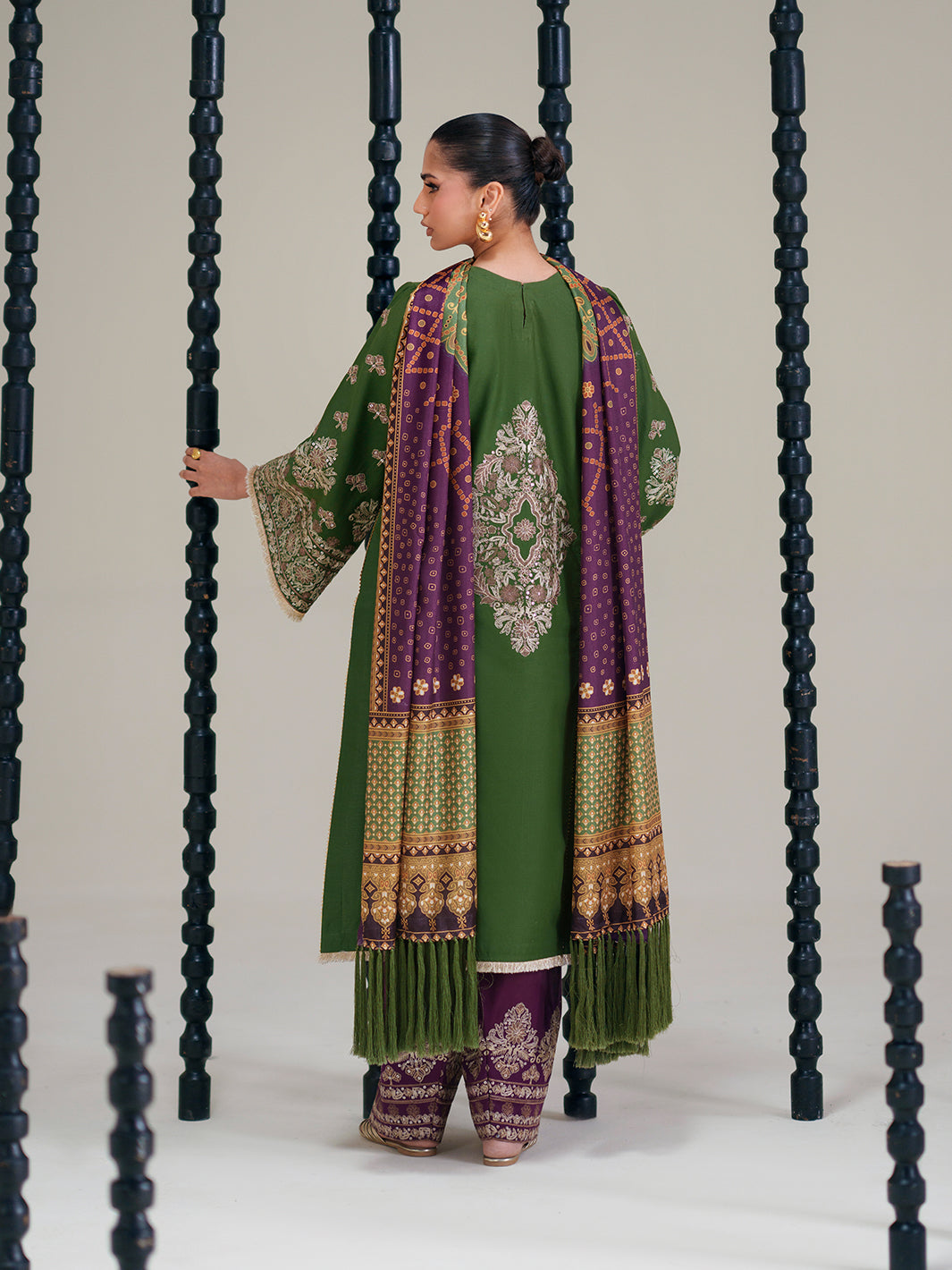 Amour Luxury Lawn – 183-B