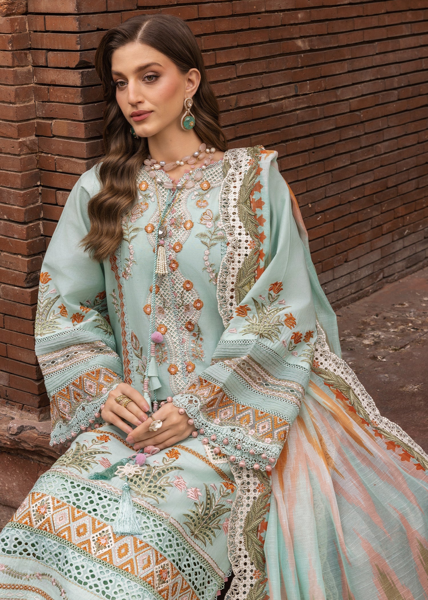 Breeze Festive Luxury Lawn – RUNA-8-A