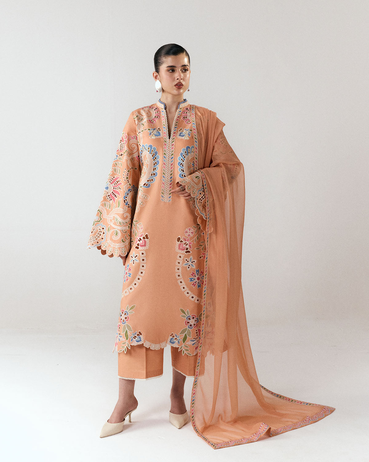 Jugnu Luxury Lawn Edit – Nila