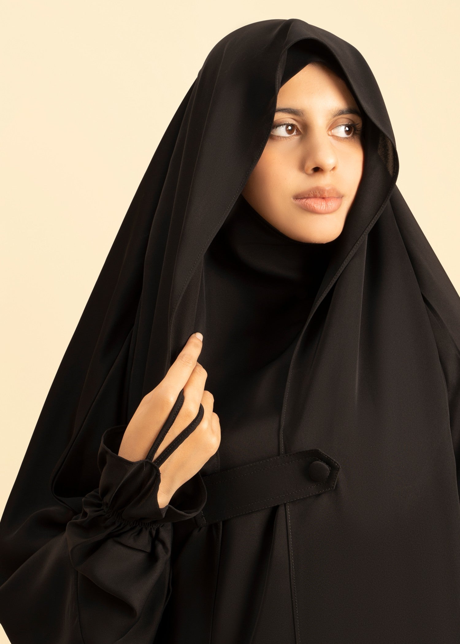 nidha Jilbab in Black