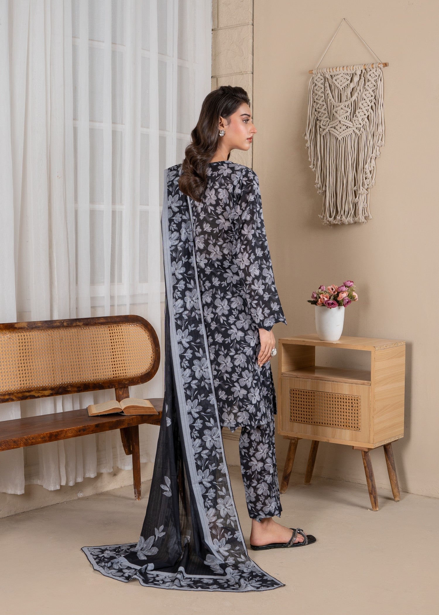 textured voil Kurta Set in Ebony