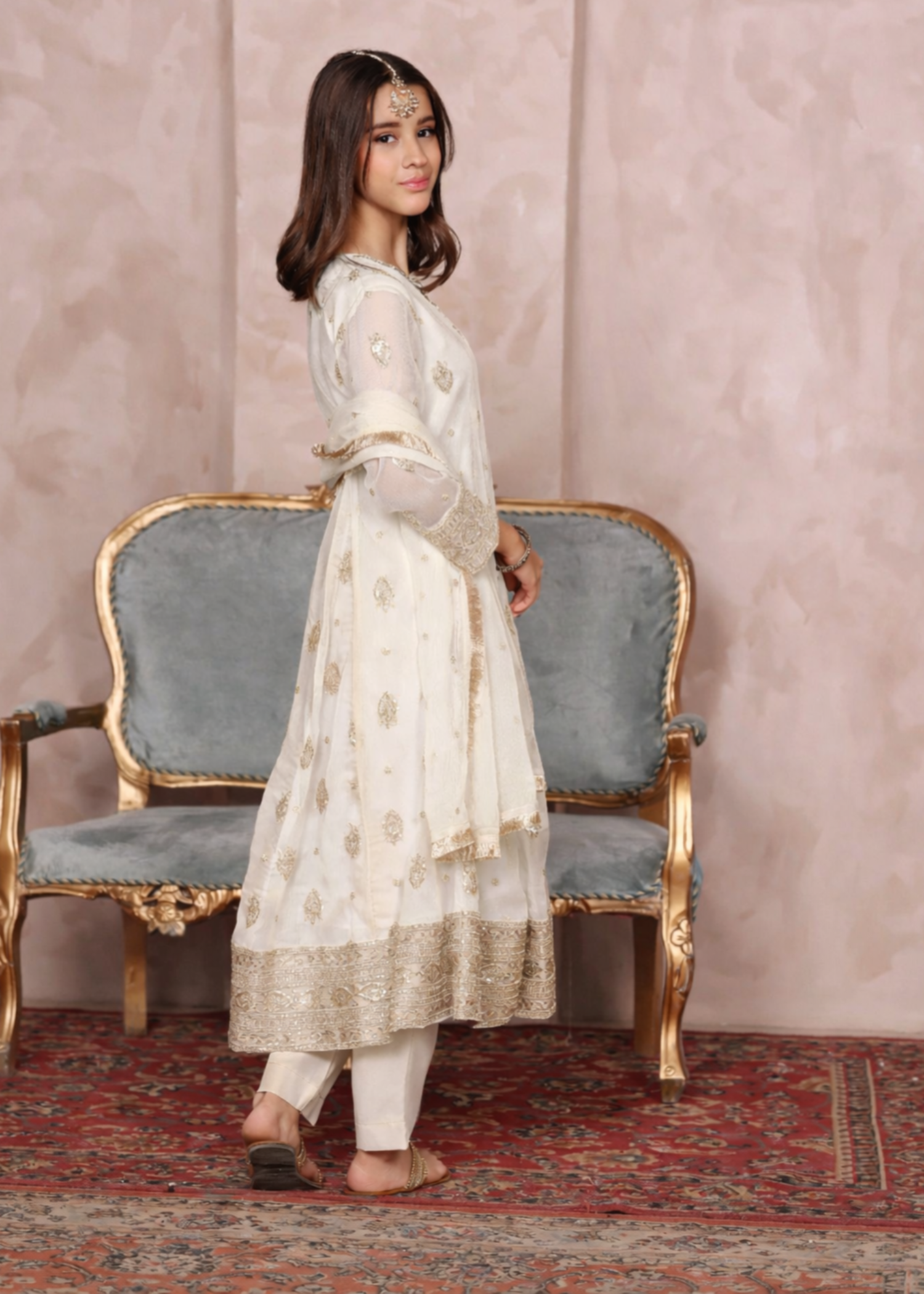 chiffon Pishwas in Off-white