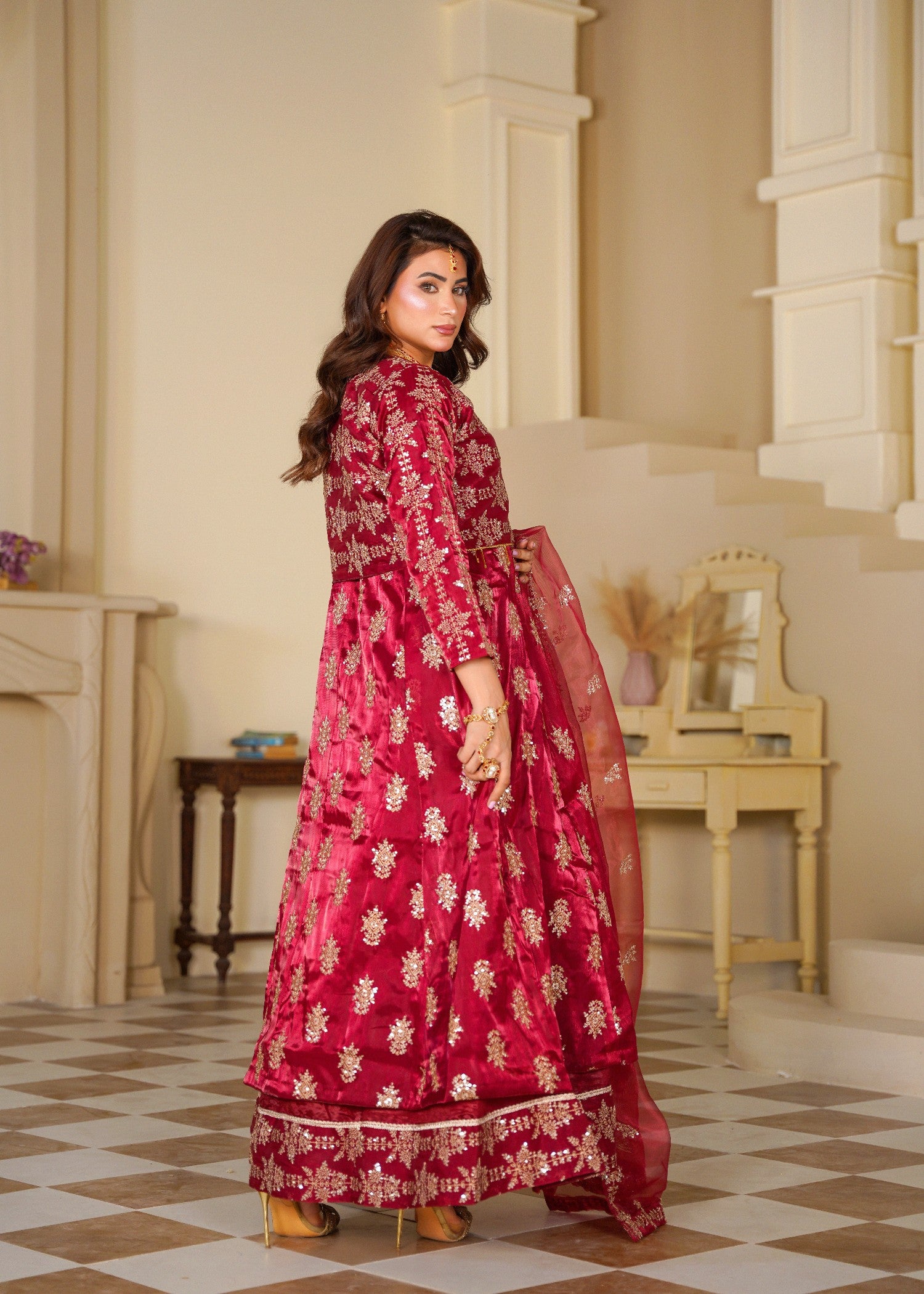 silk tissue Maxi in Gold, maroon
